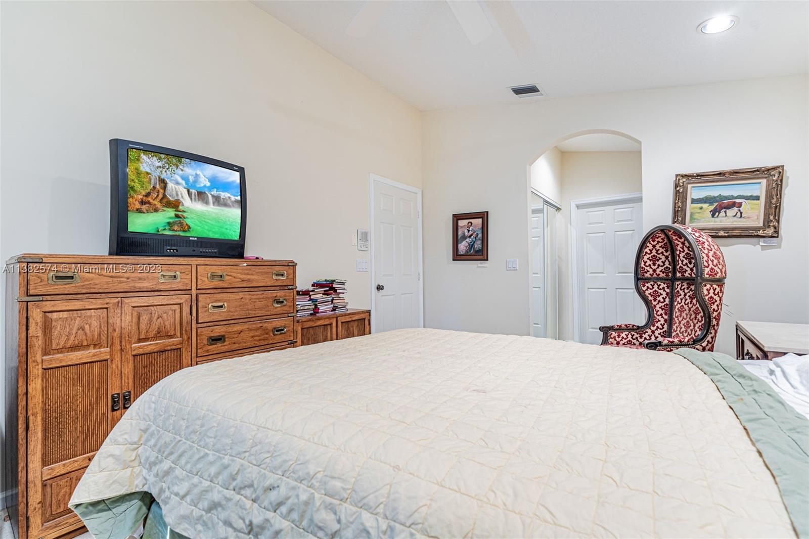CORAL LAKES IV - Residential