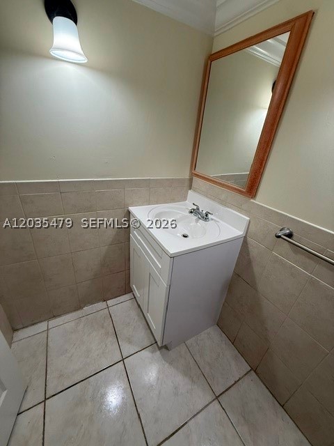 ROLLING GREEN CONDO C - Residential