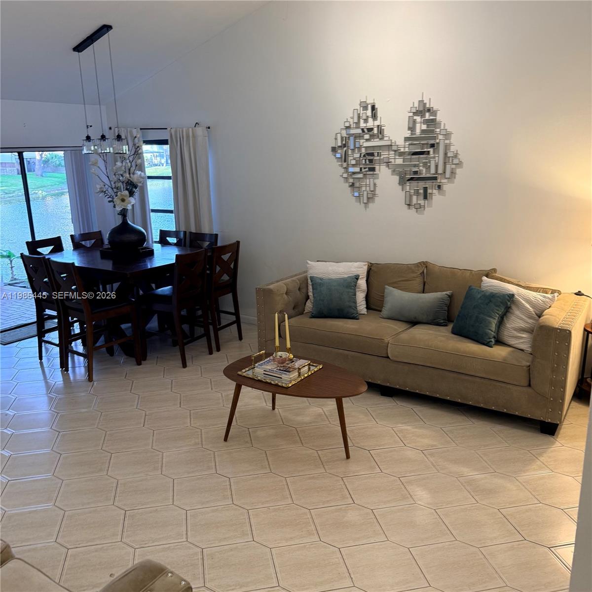 FOUR PALM LAKES AT PEMBRO - Residential
