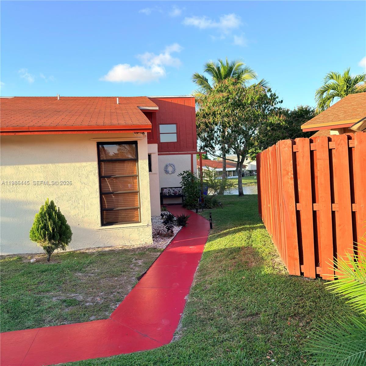 FOUR PALM LAKES AT PEMBRO - Residential