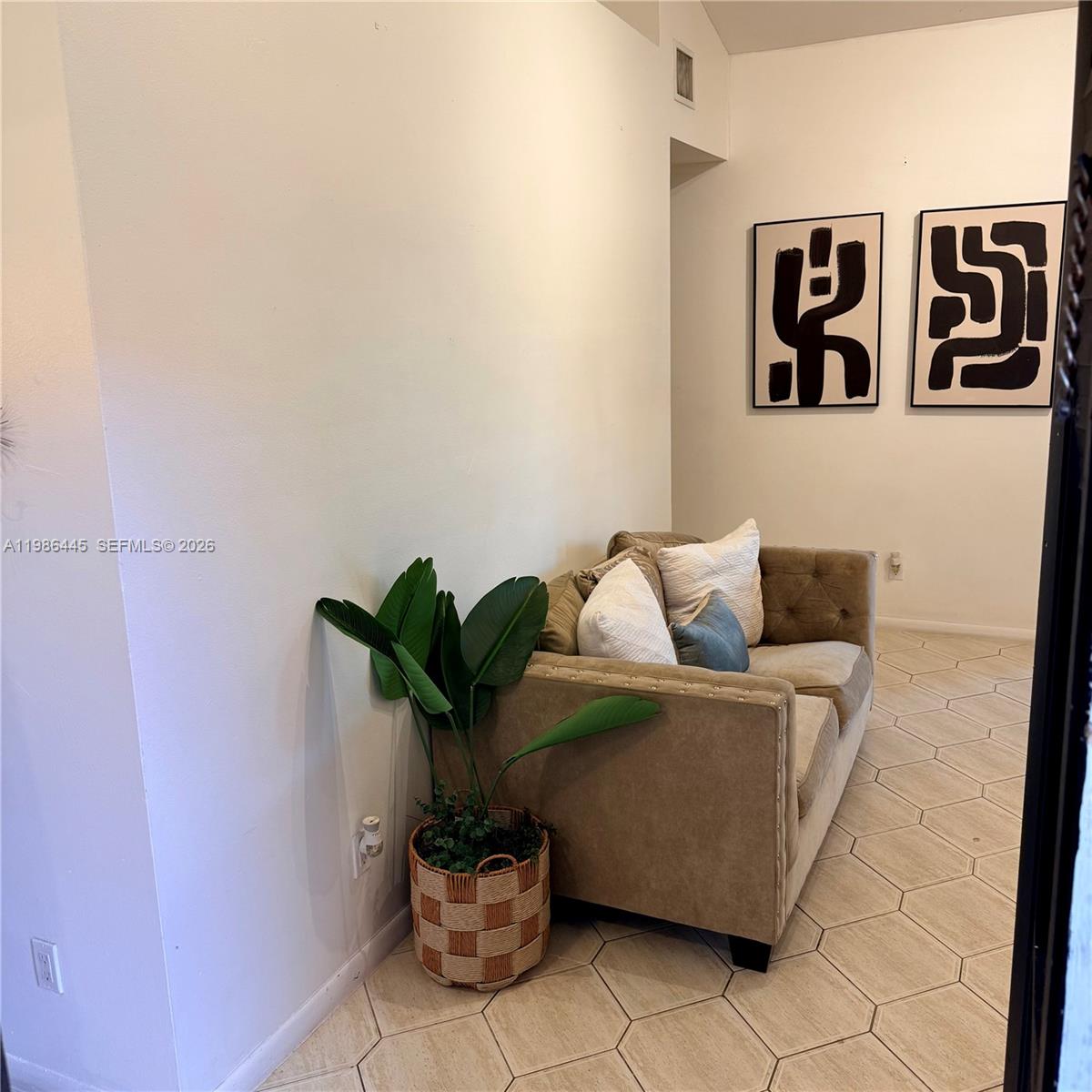 FOUR PALM LAKES AT PEMBRO - Residential