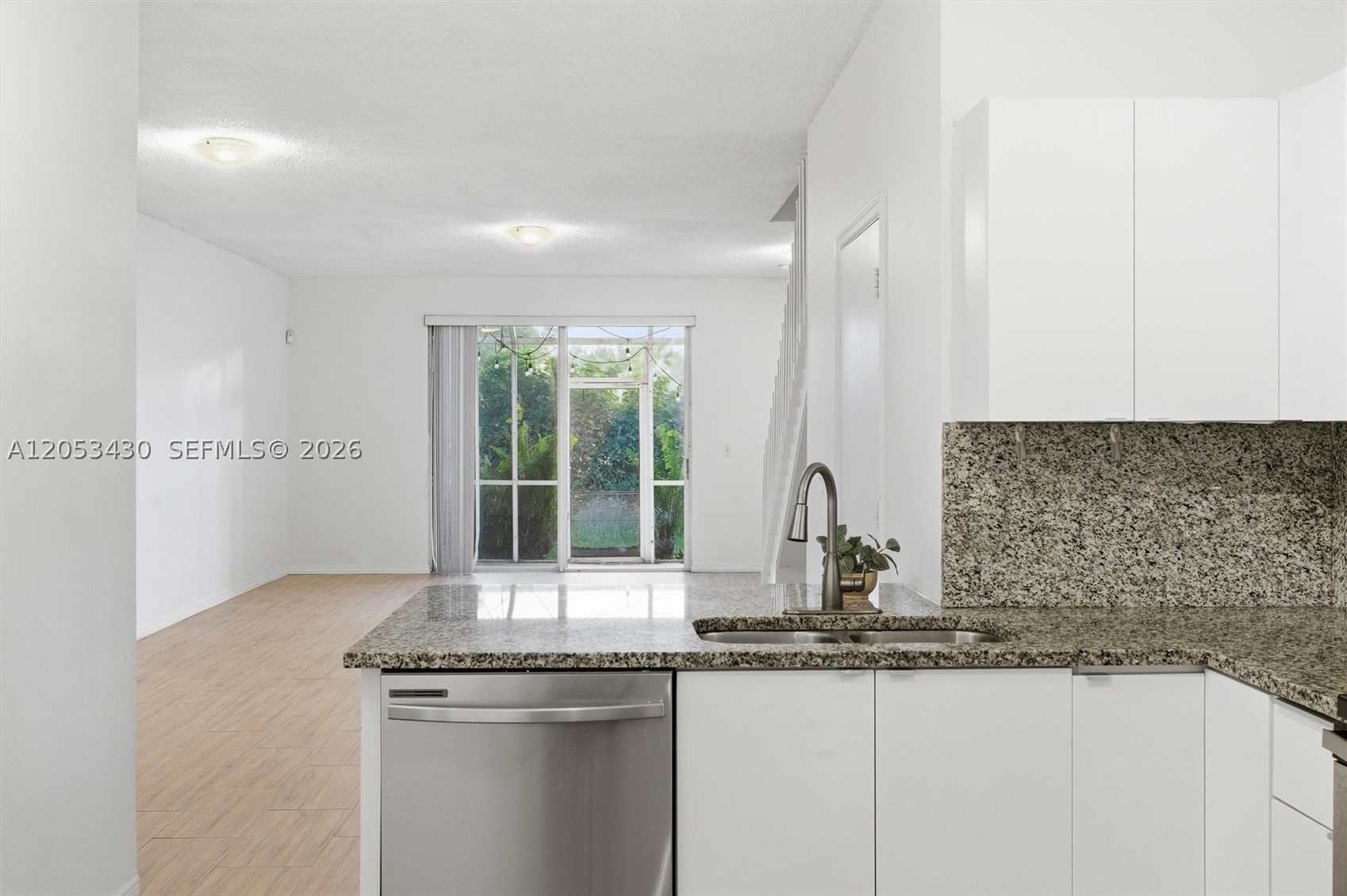 SECTORS 3 & 4 BOUNDARY PL - Residential Lease