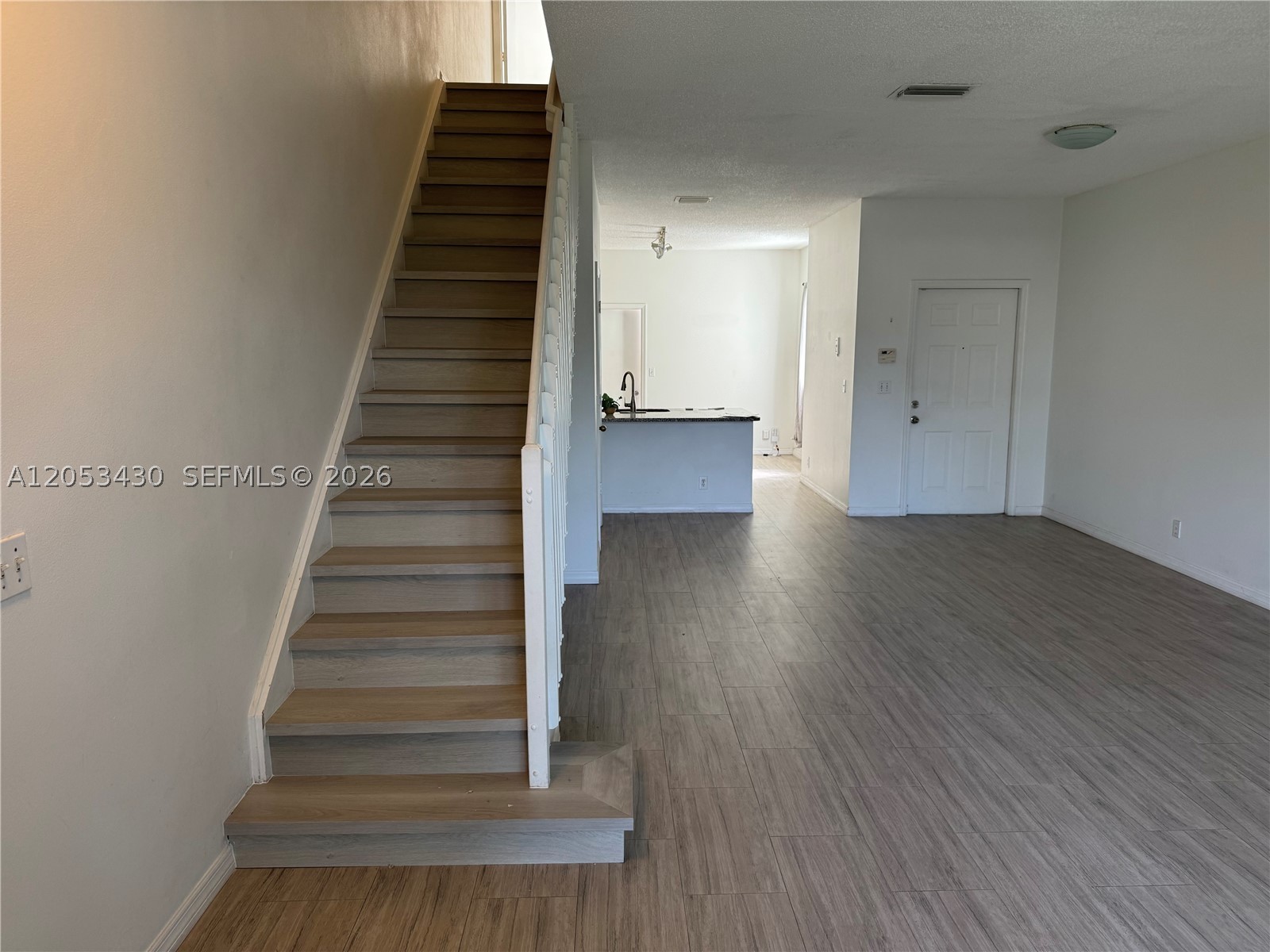 SECTORS 3 & 4 BOUNDARY PL - Residential Lease