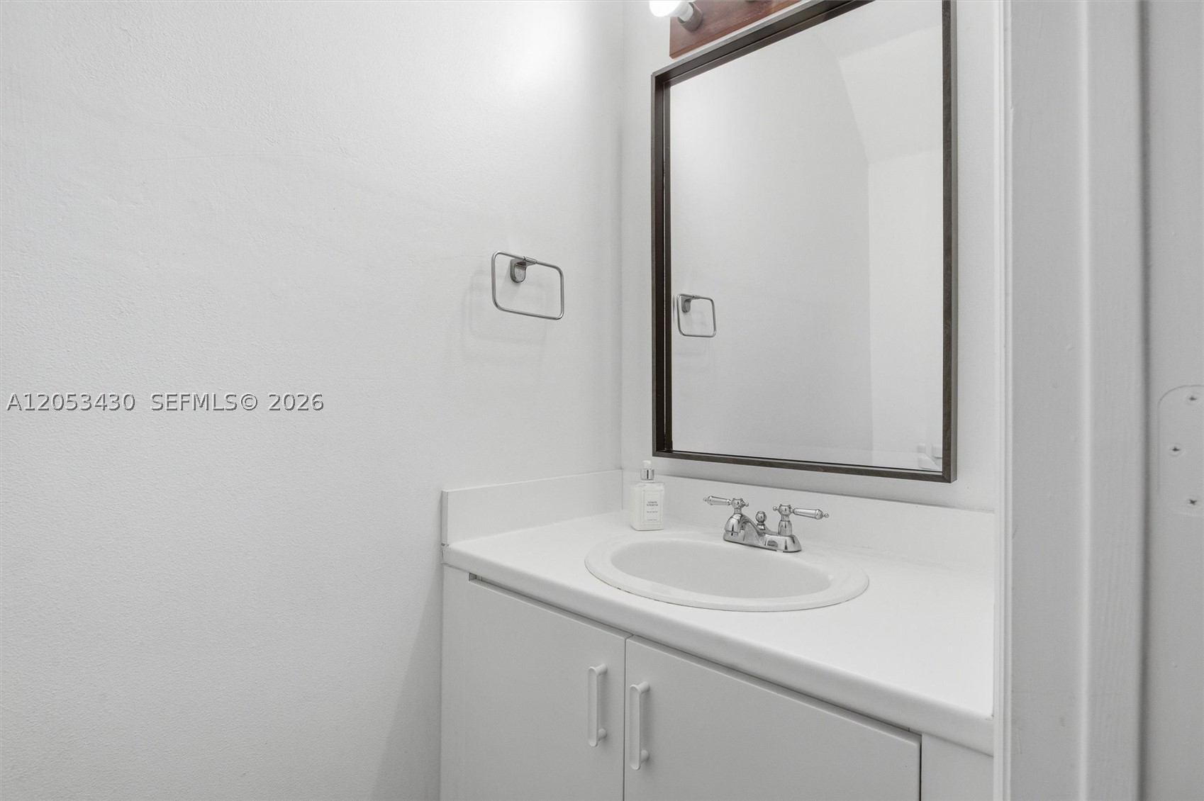 SECTORS 3 & 4 BOUNDARY PL - Residential Lease