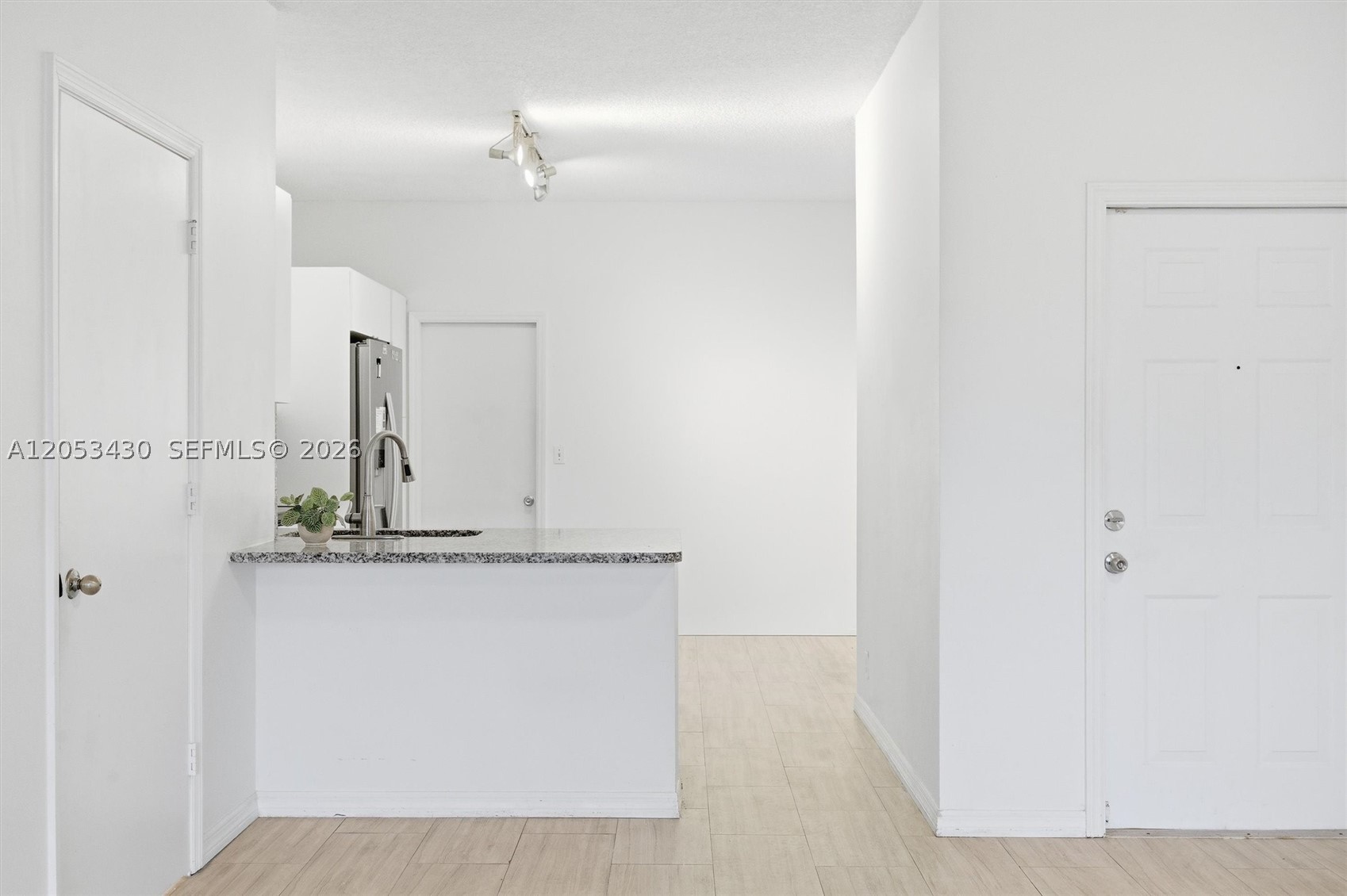 SECTORS 3 & 4 BOUNDARY PL - Residential Lease