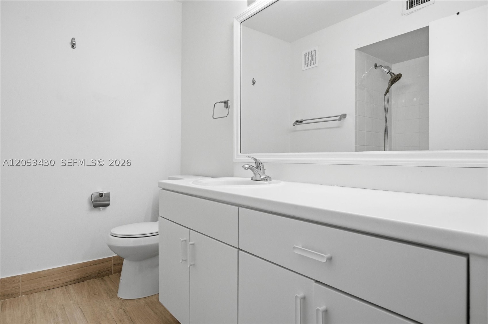 SECTORS 3 & 4 BOUNDARY PL - Residential Lease