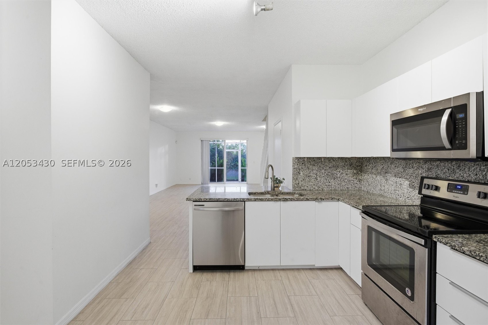 SECTORS 3 & 4 BOUNDARY PL - Residential Lease