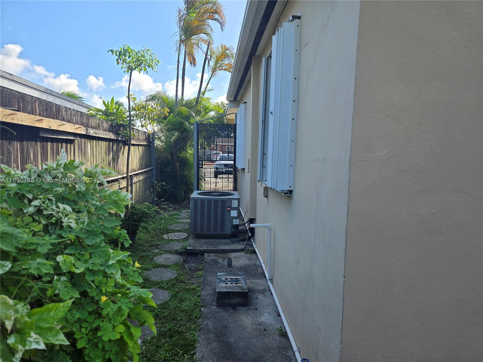 HIALEAH 13TH ADDN AMD PL - Residential
