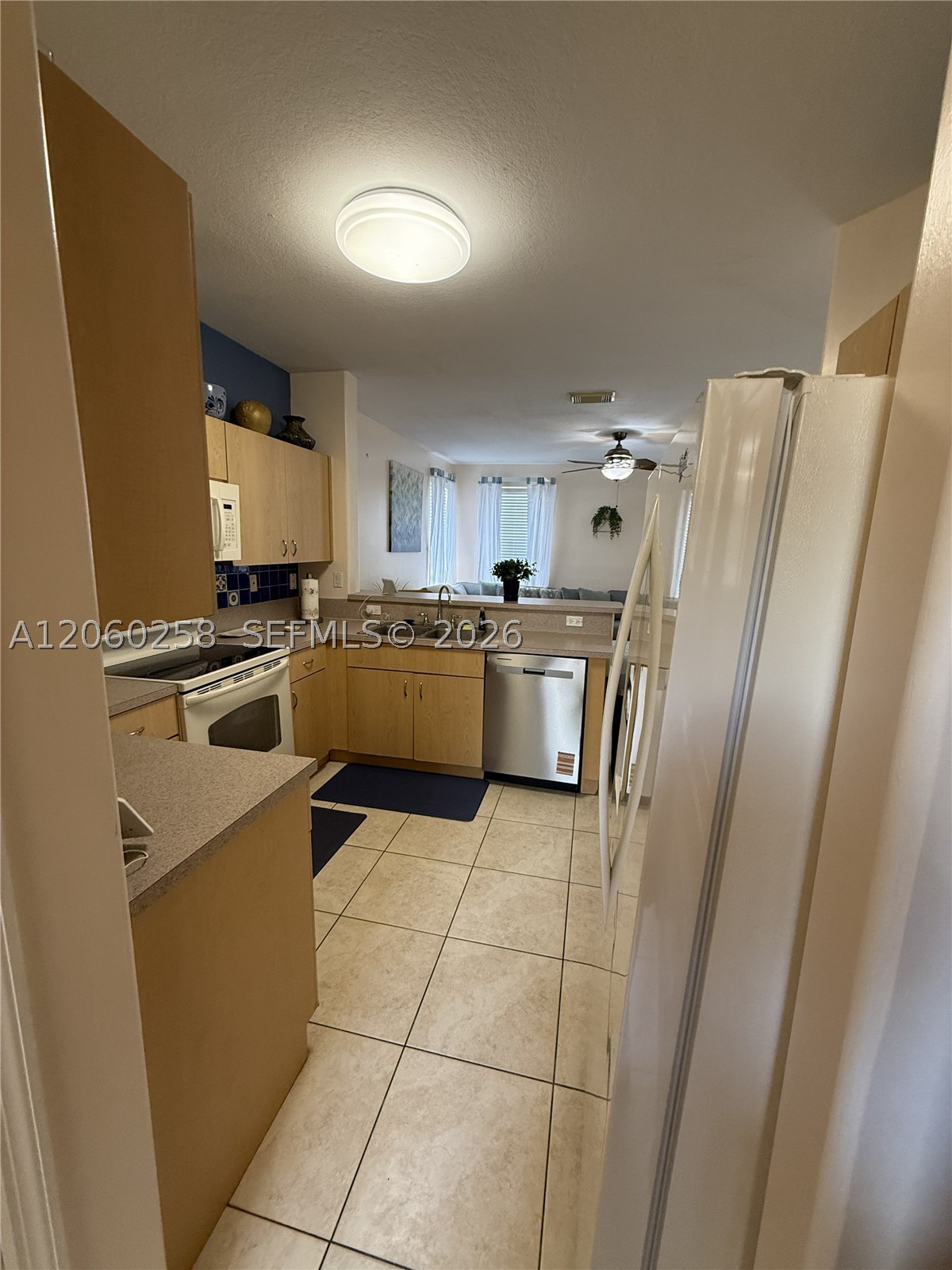 KENDALL COUNTRY ESTATES - Residential