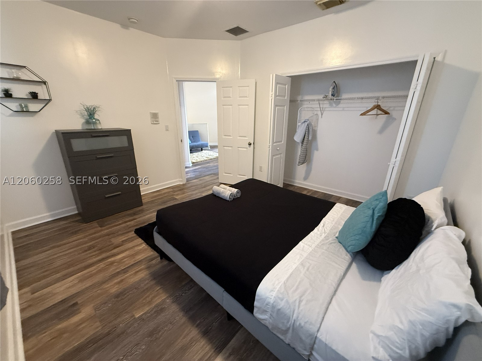 KENDALL COUNTRY ESTATES - Residential