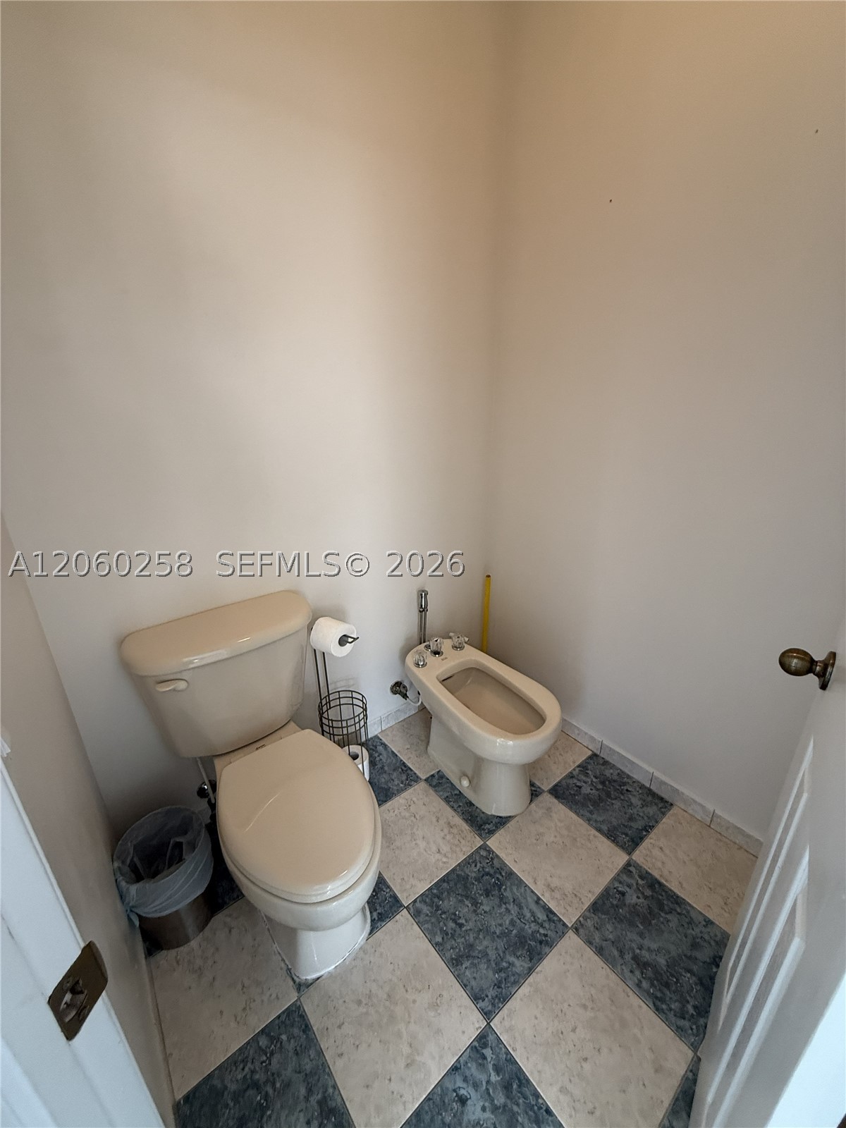 KENDALL COUNTRY ESTATES - Residential