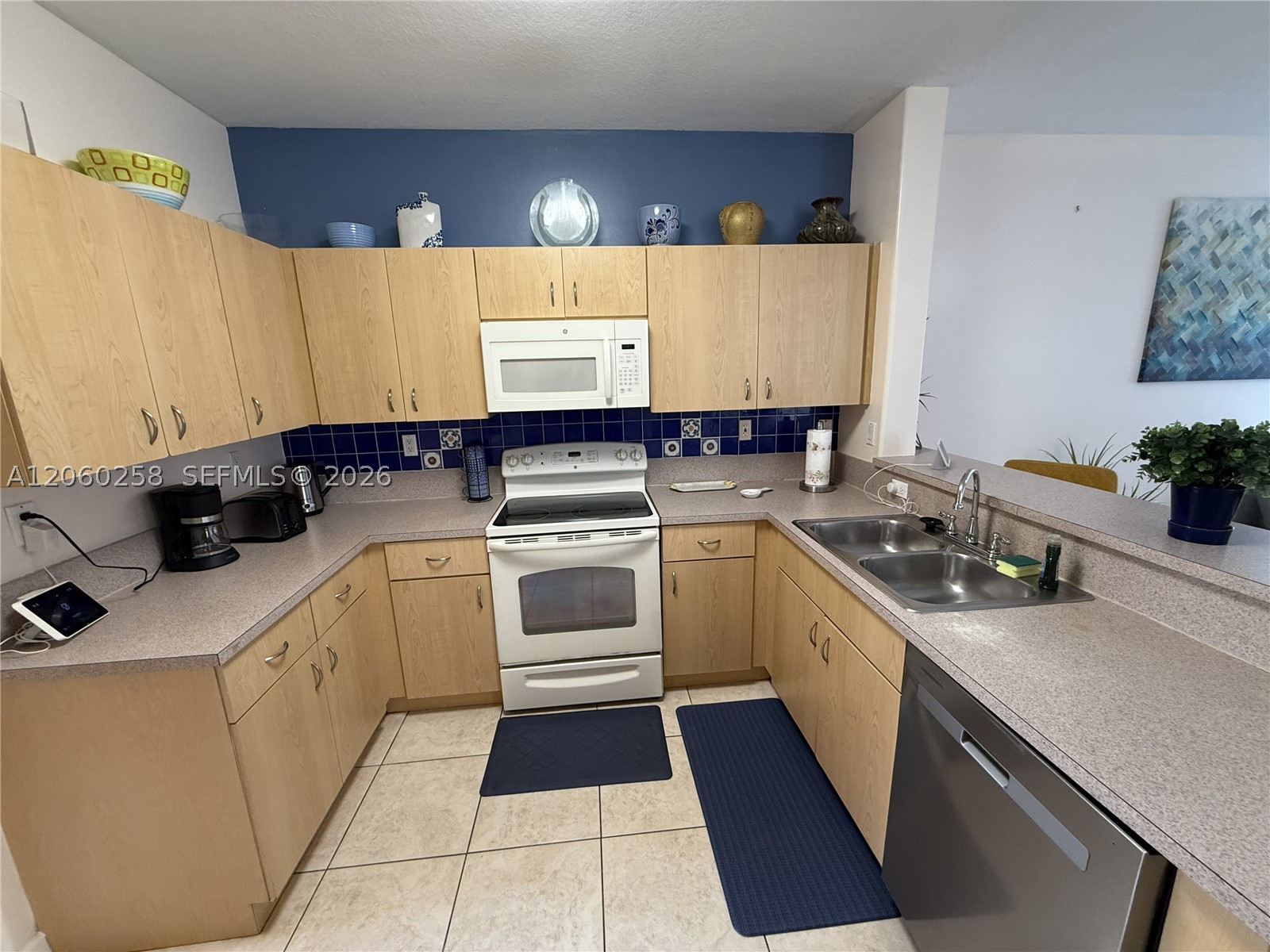 KENDALL COUNTRY ESTATES - Residential