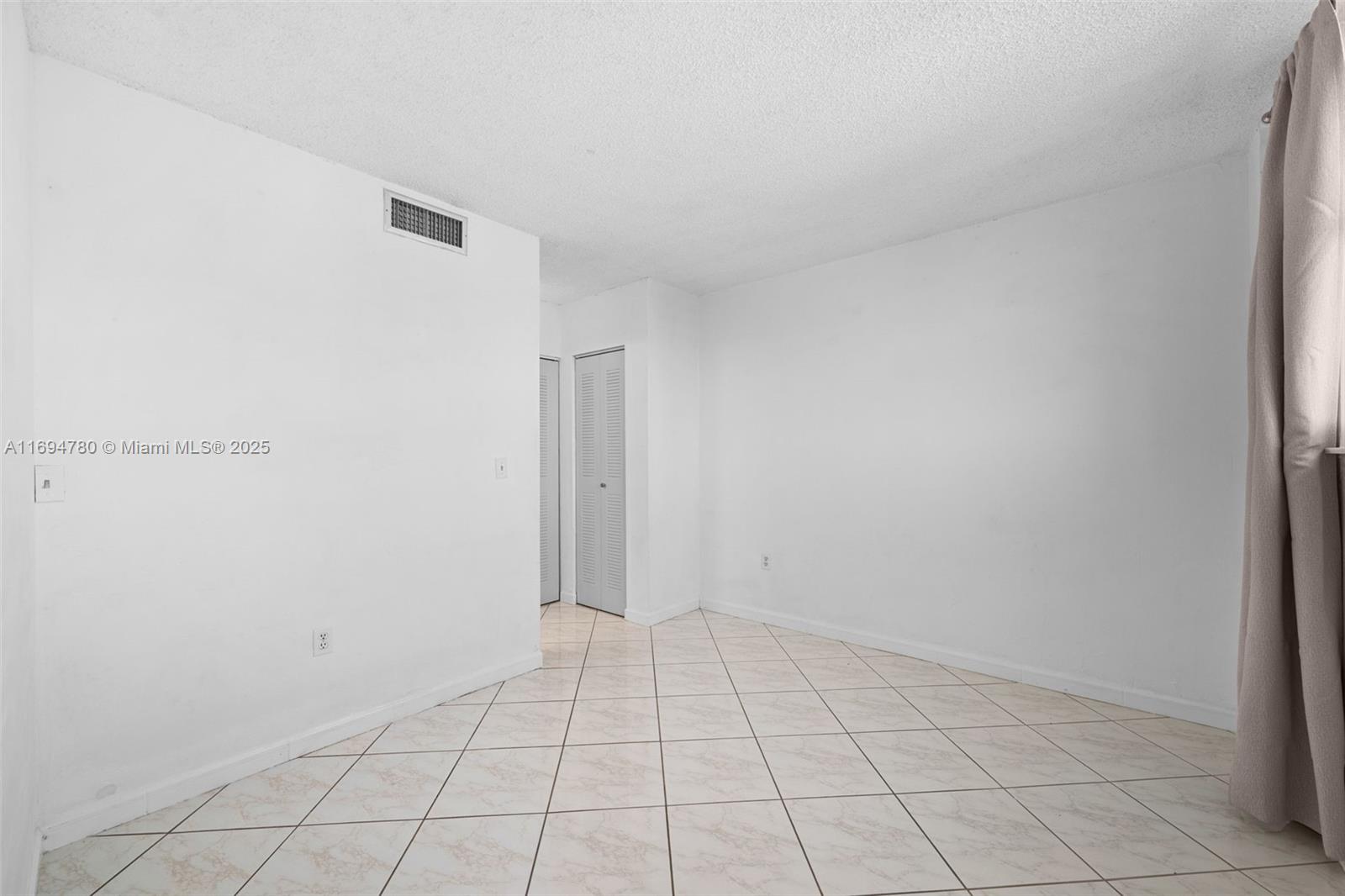 MANATEE CONDO - Residential Lease