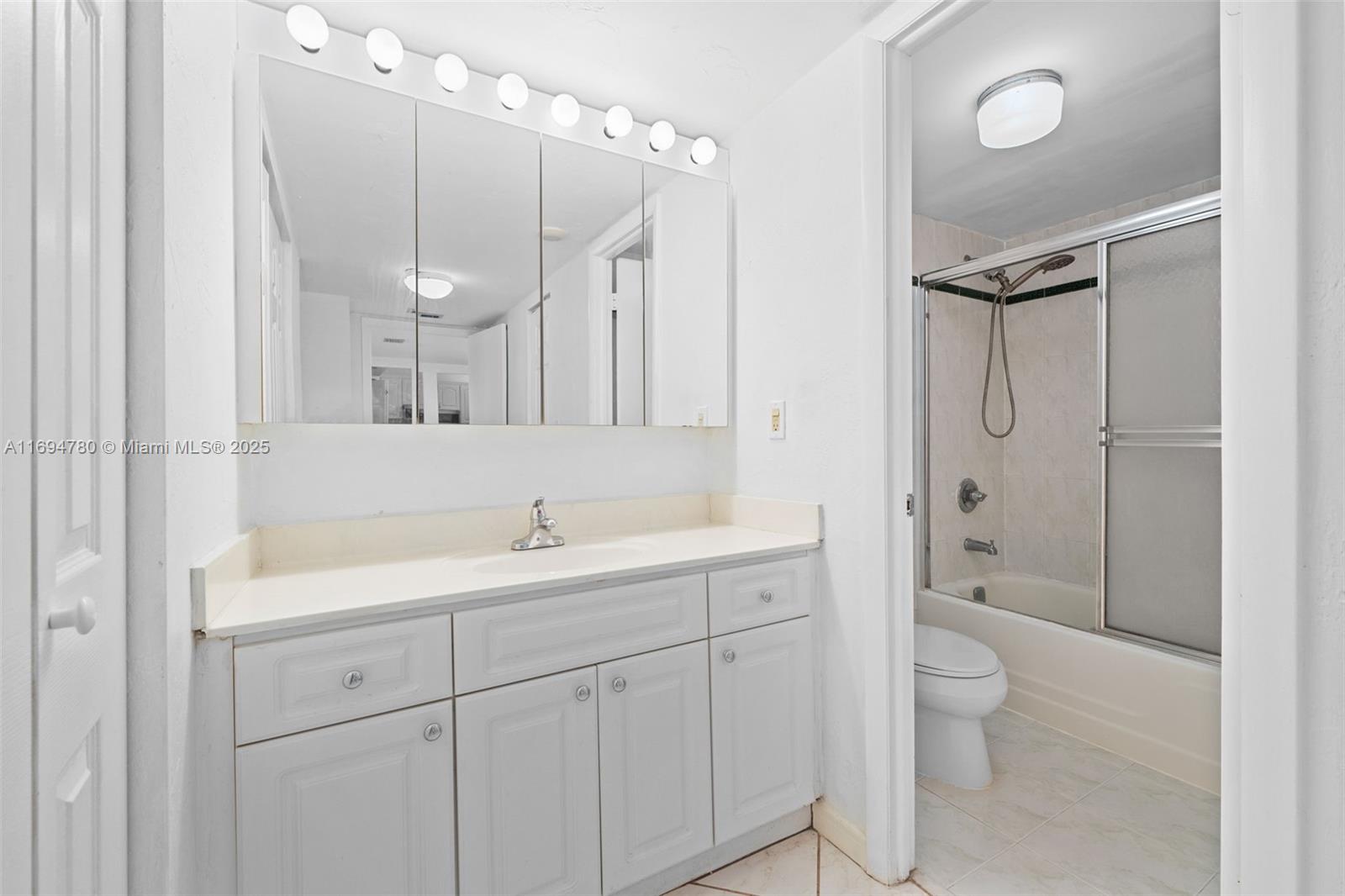 MANATEE CONDO - Residential Lease