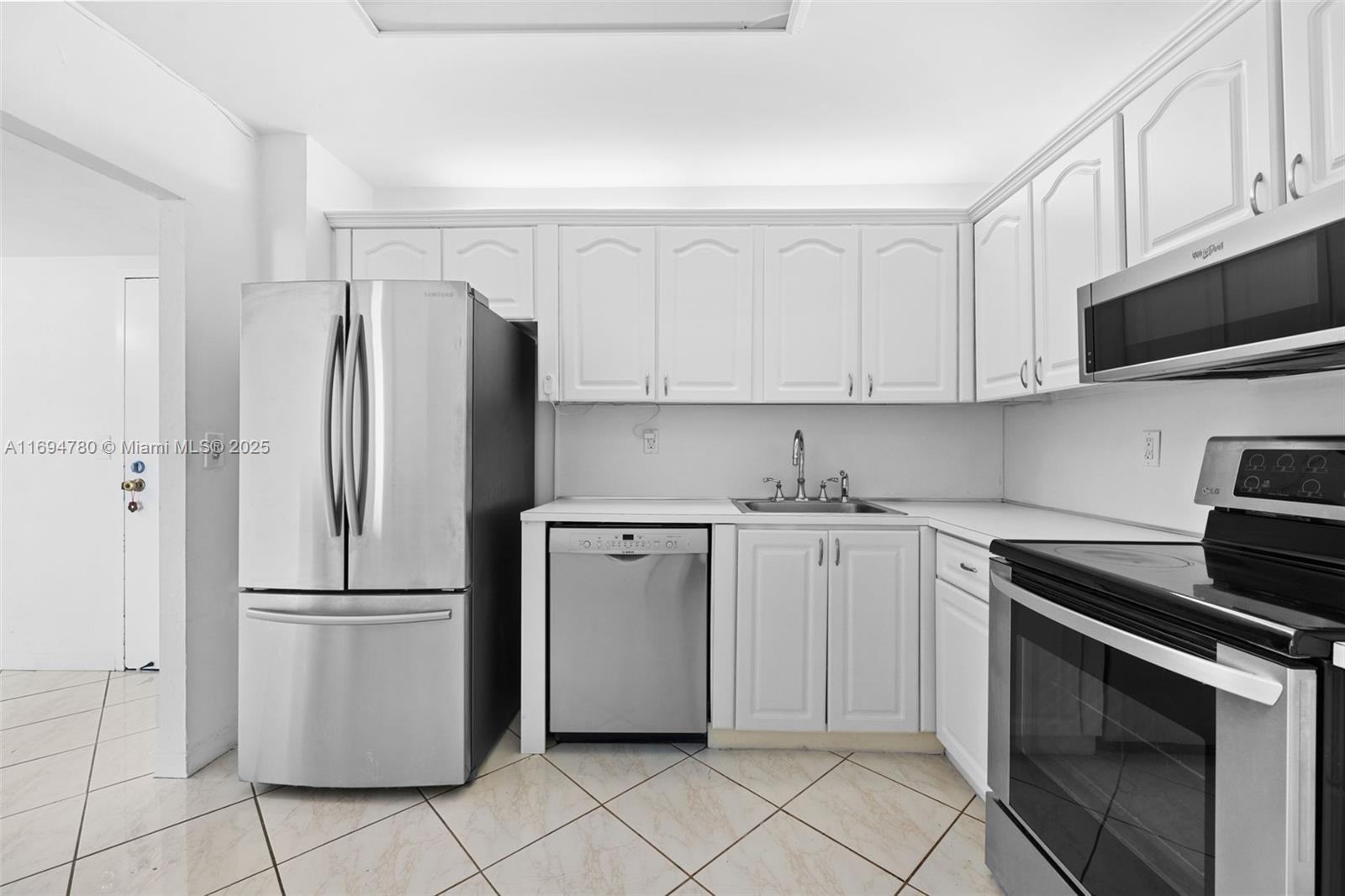MANATEE CONDO - Residential Lease