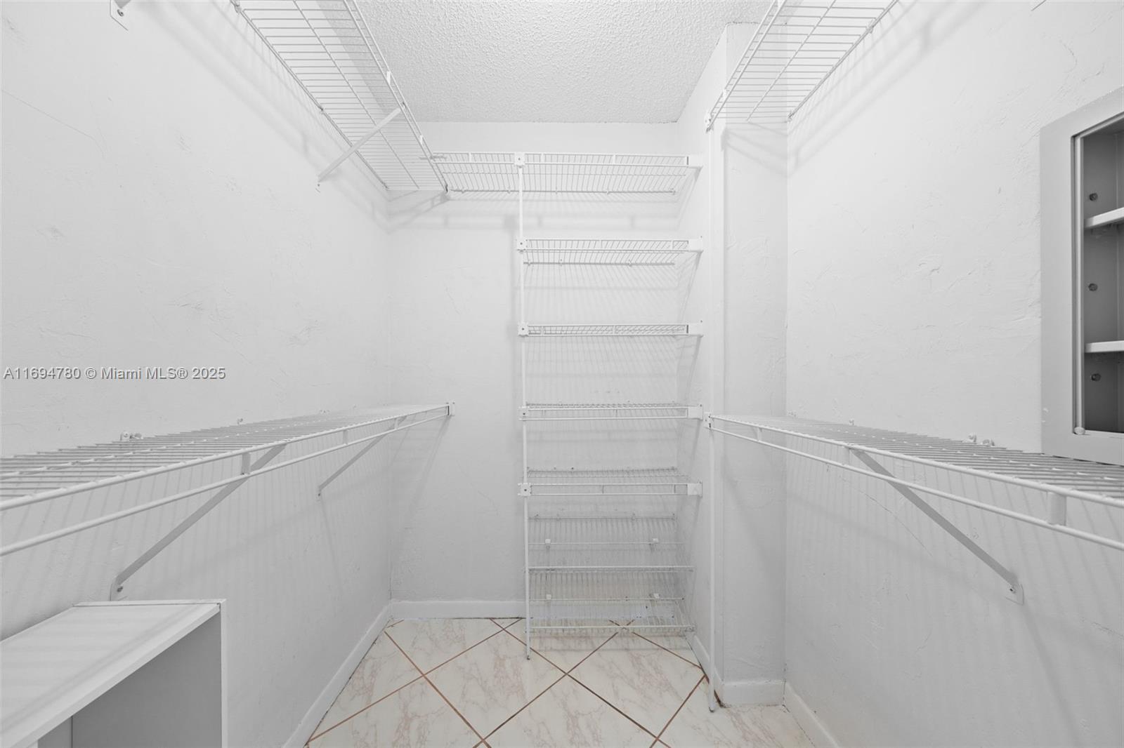 MANATEE CONDO - Residential Lease