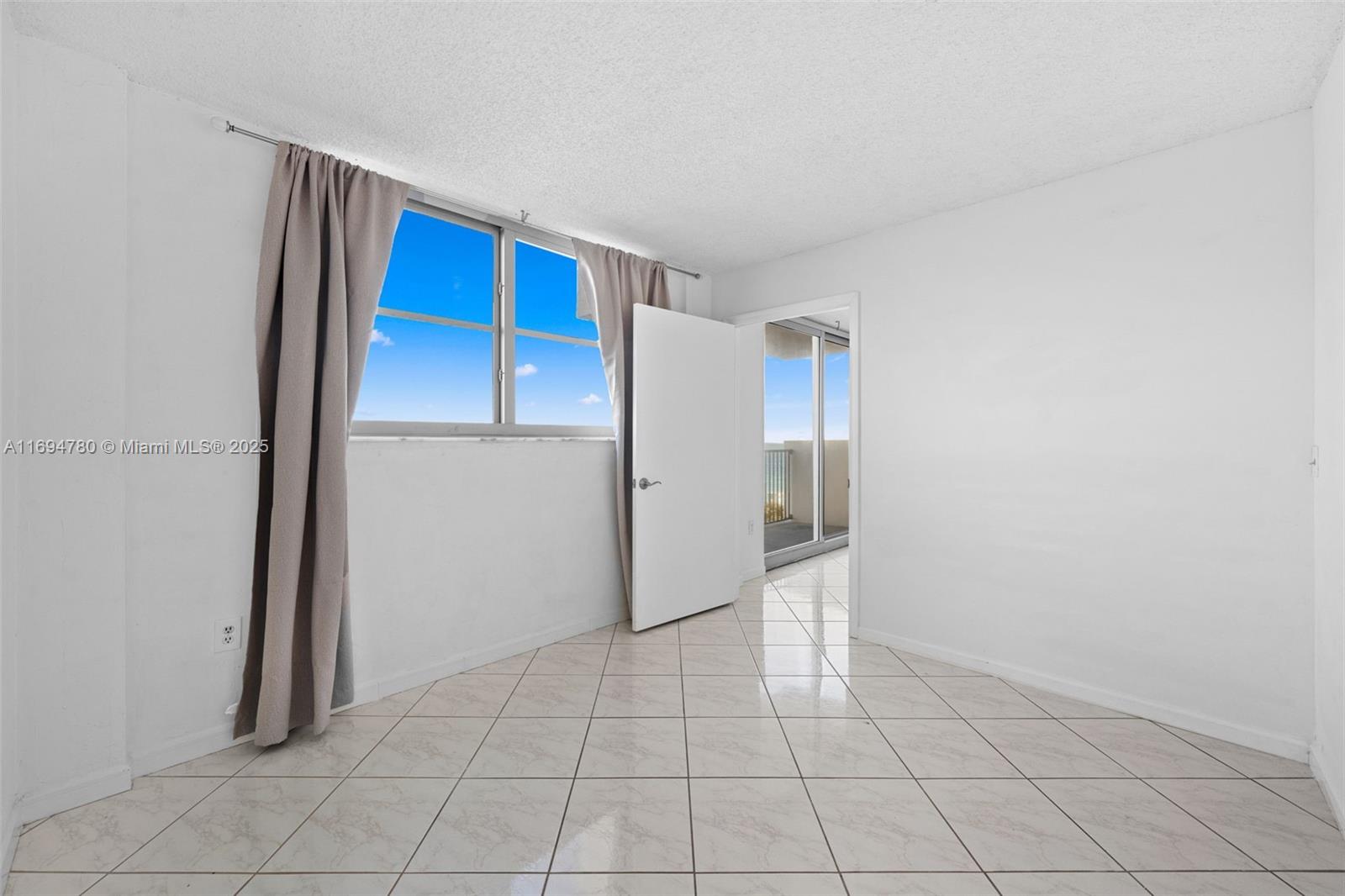 MANATEE CONDO - Residential Lease
