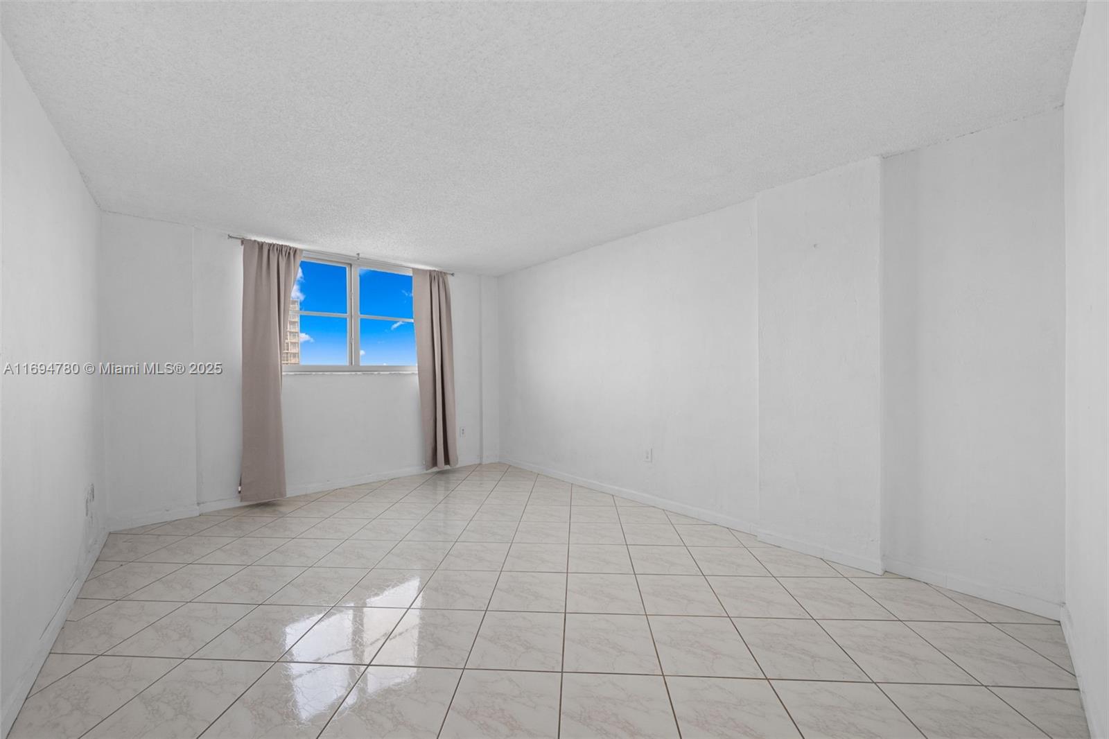 MANATEE CONDO - Residential Lease