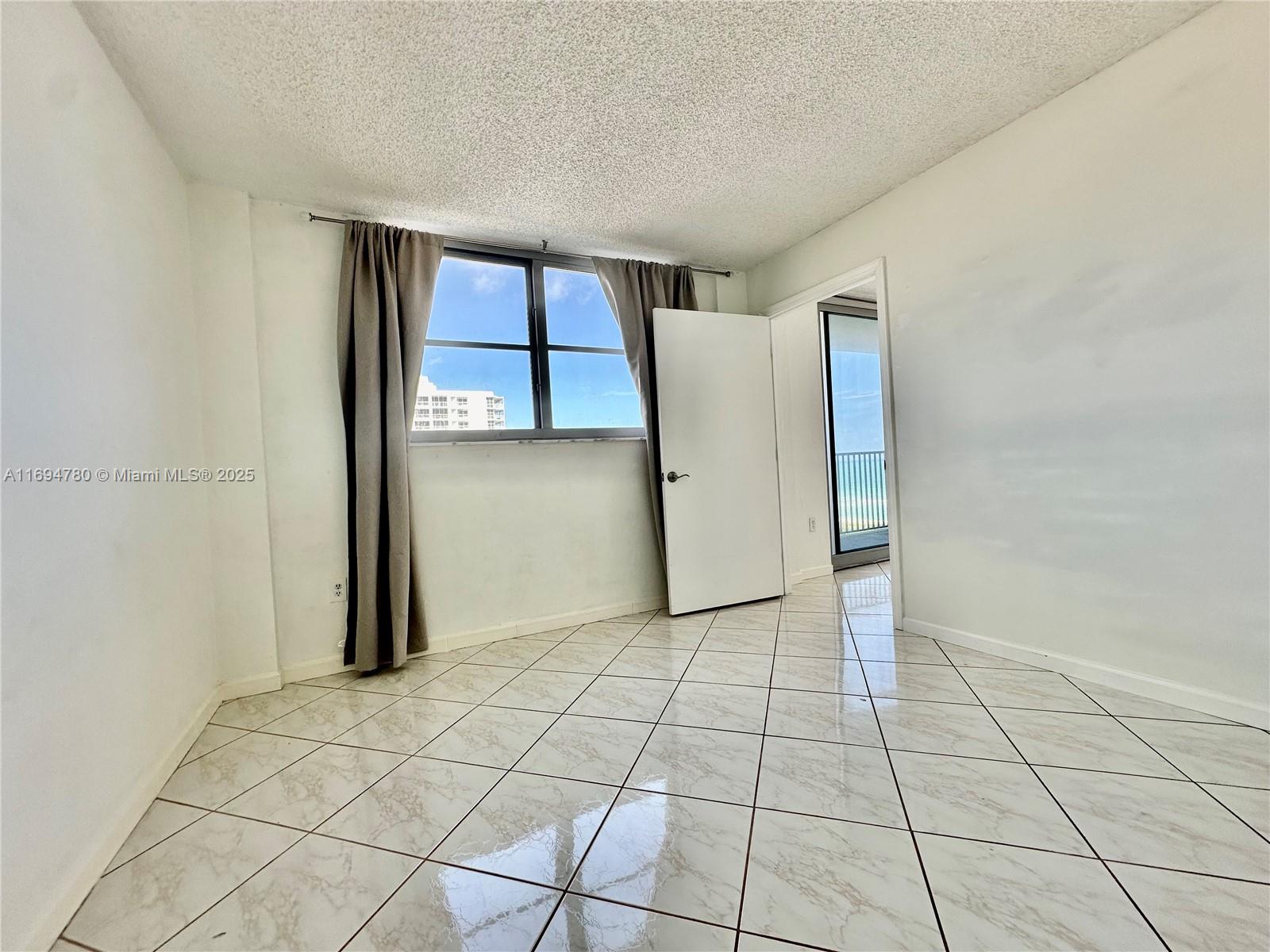 MANATEE CONDO - Residential Lease