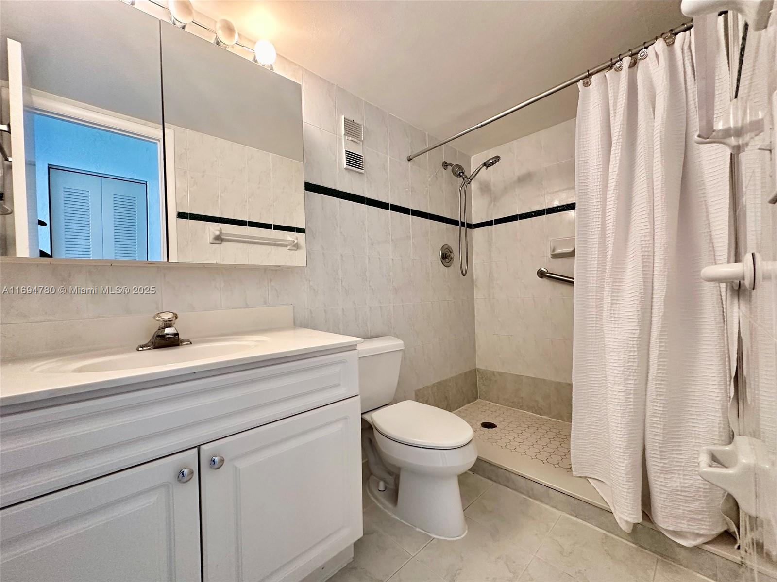 MANATEE CONDO - Residential Lease