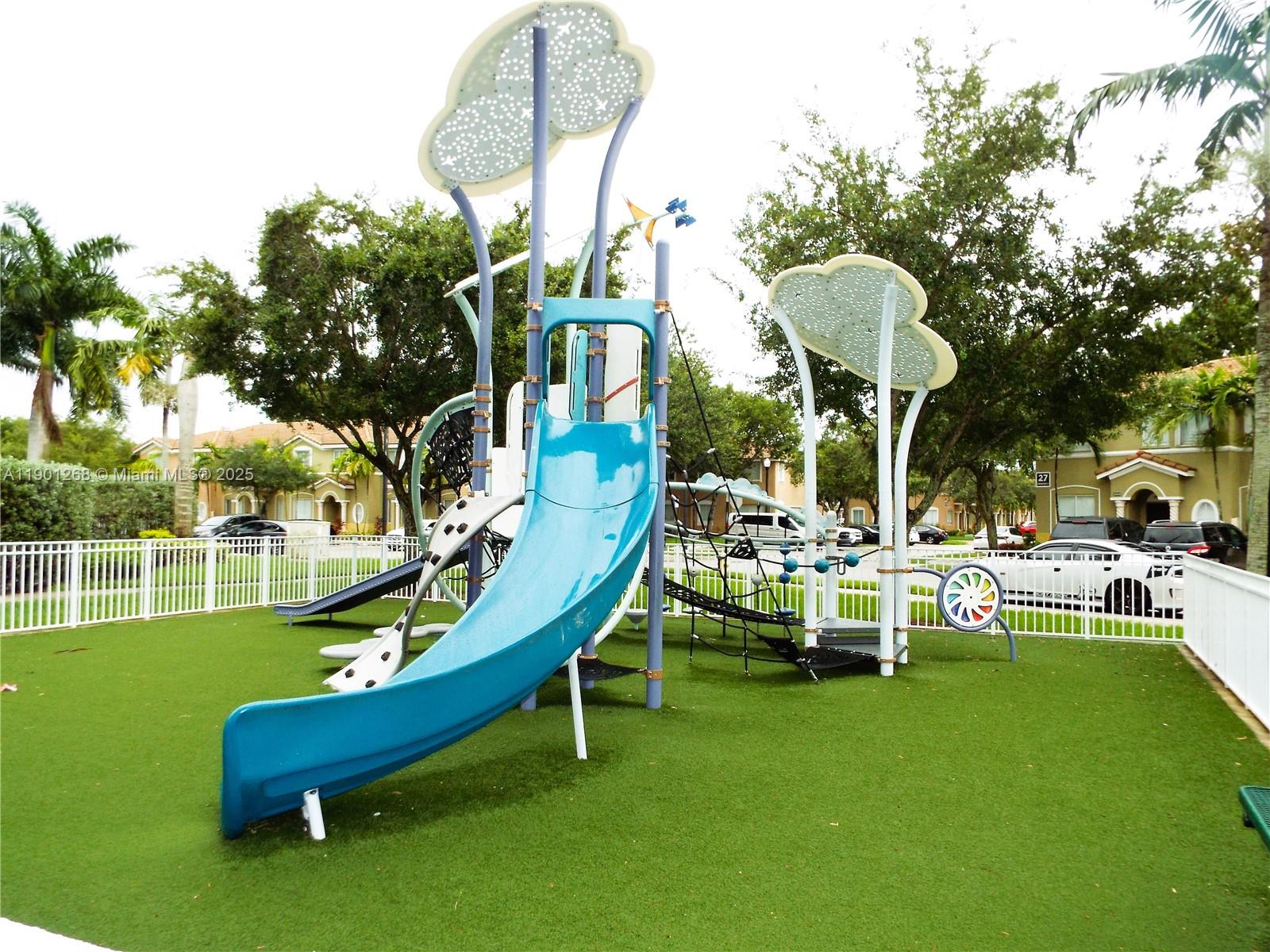TOWNS AT SEASCAPE - Residential