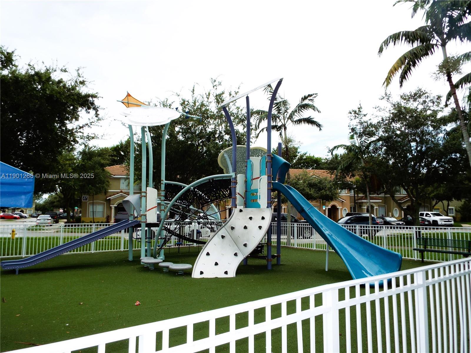 TOWNS AT SEASCAPE - Residential