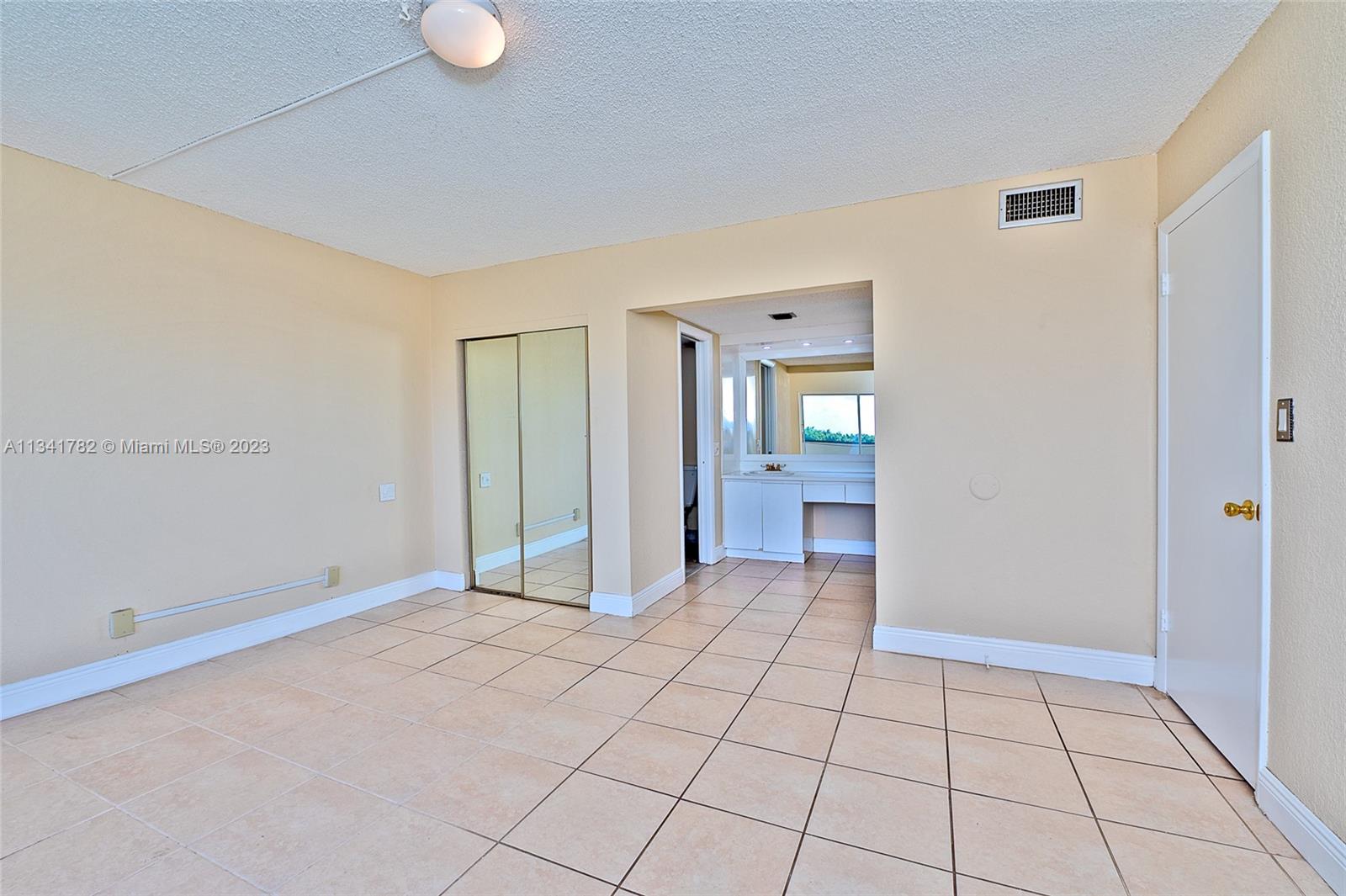 SUNRISE ISLAND CONDOMINIU - Residential