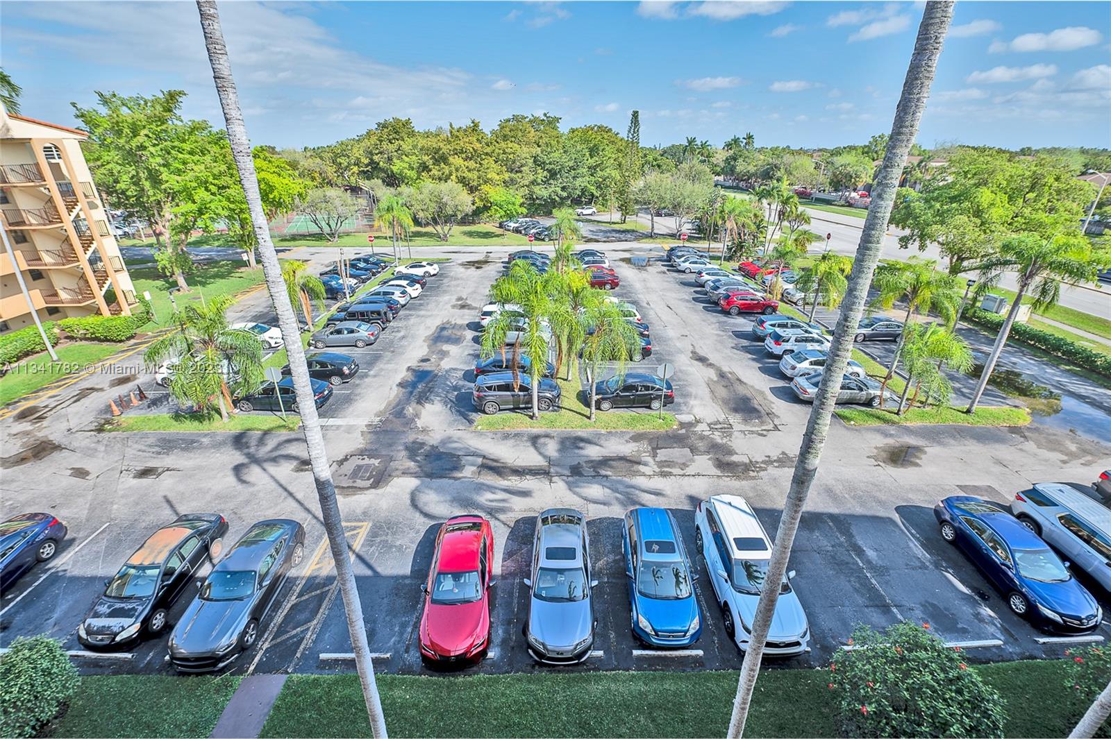 SUNRISE ISLAND CONDOMINIU - Residential
