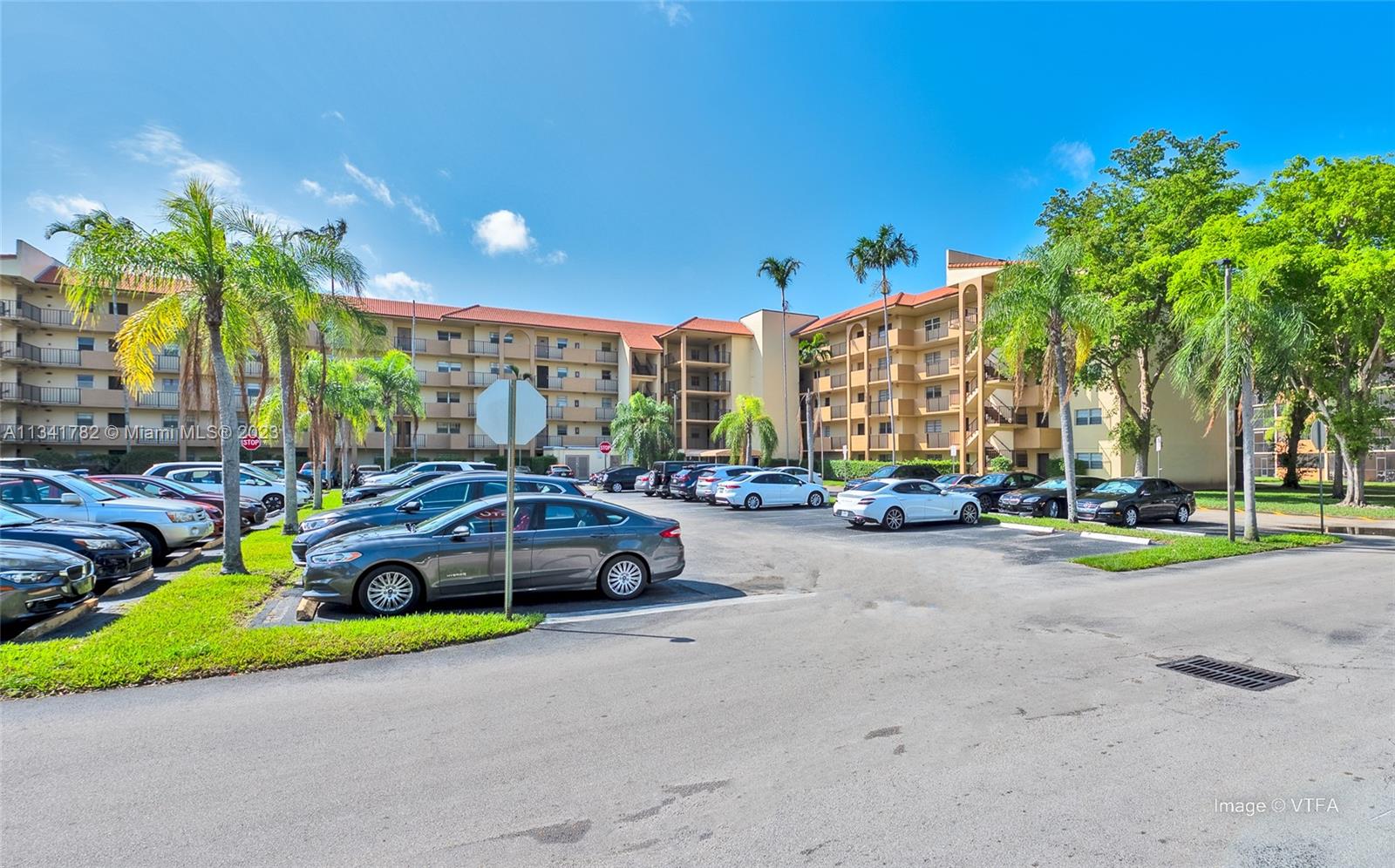 SUNRISE ISLAND CONDOMINIU - Residential