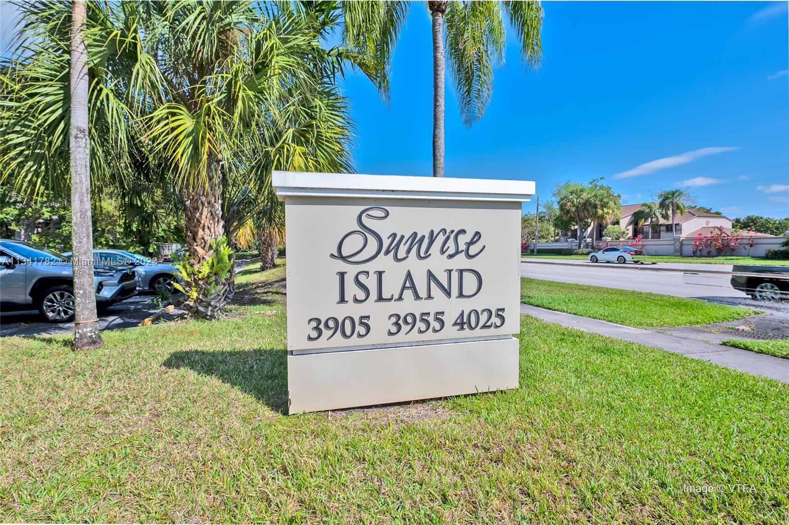 SUNRISE ISLAND CONDOMINIU - Residential