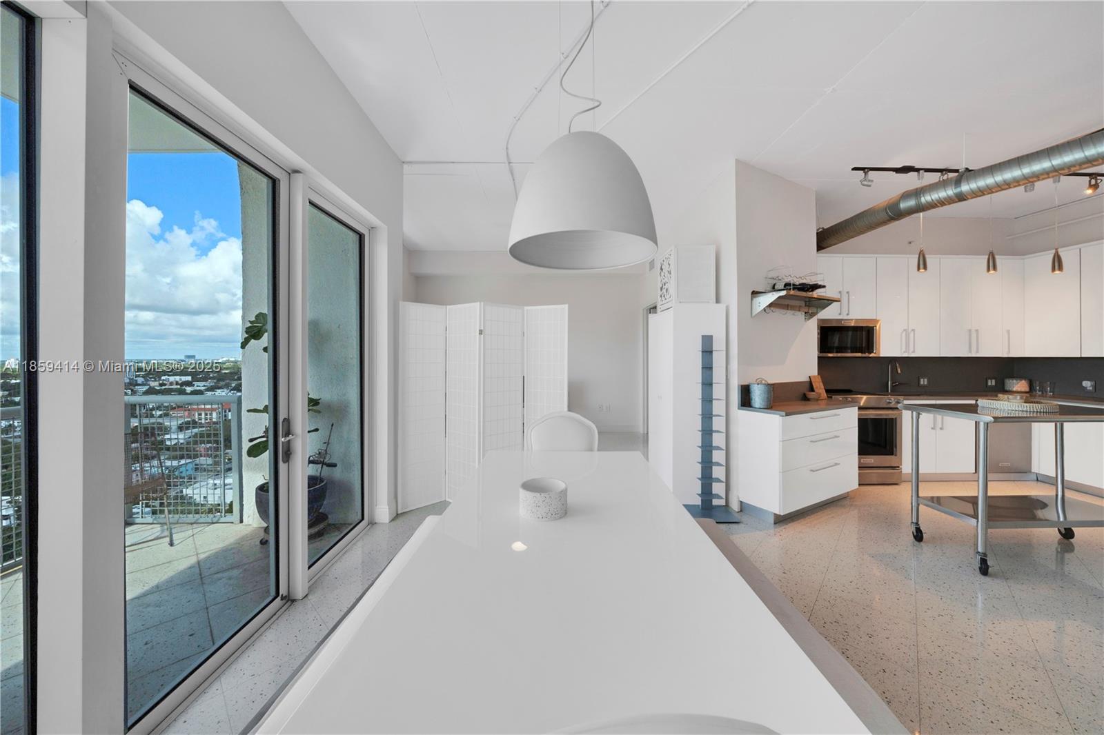 NEO CONDO - Residential