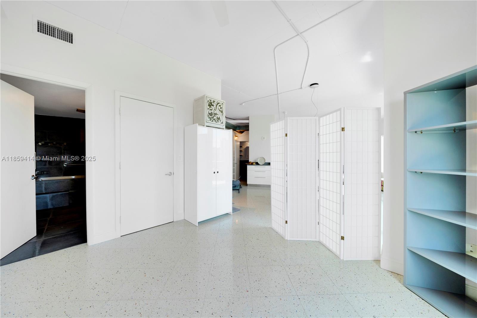 NEO CONDO - Residential