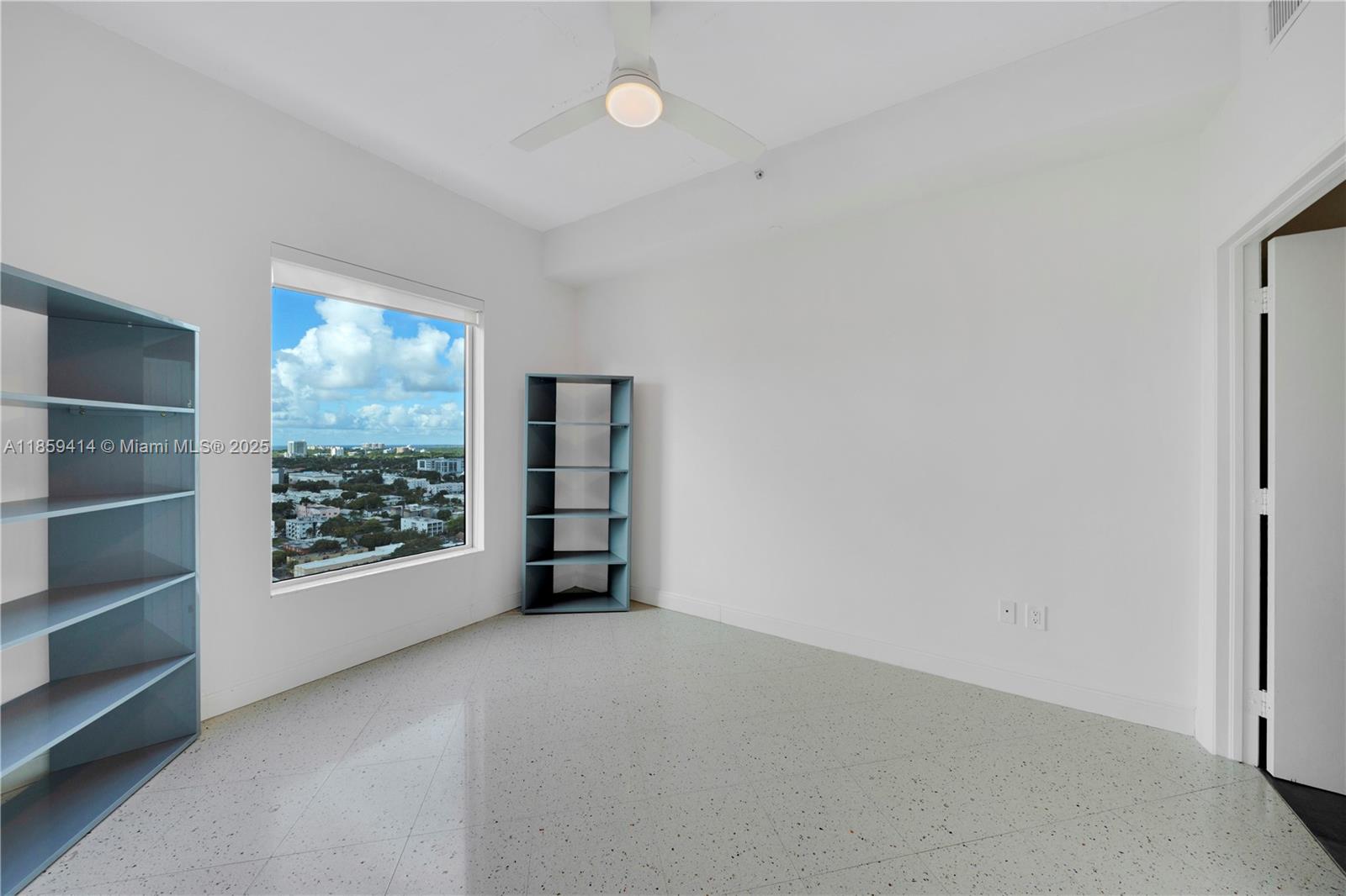 NEO CONDO - Residential