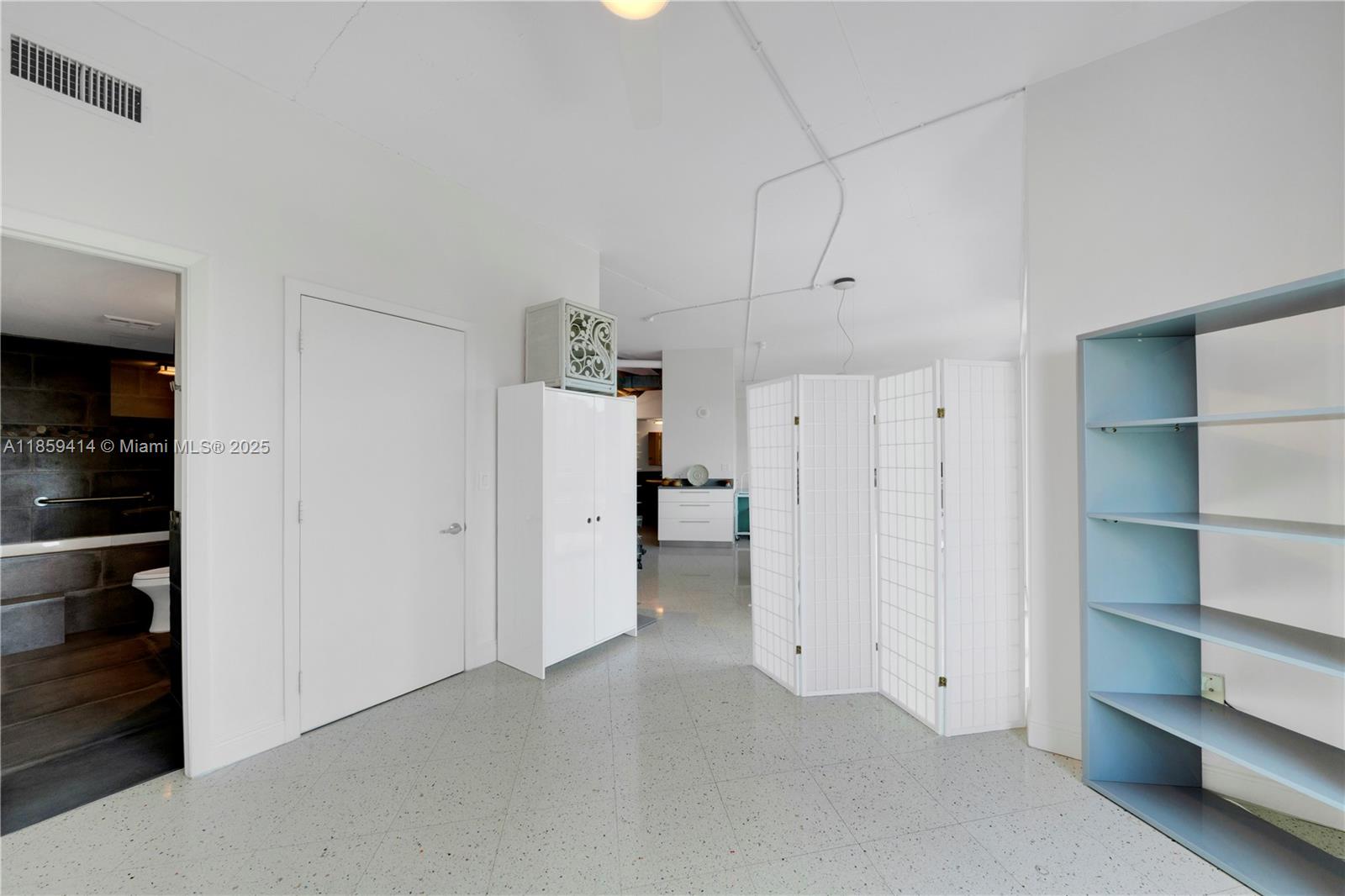 NEO CONDO - Residential