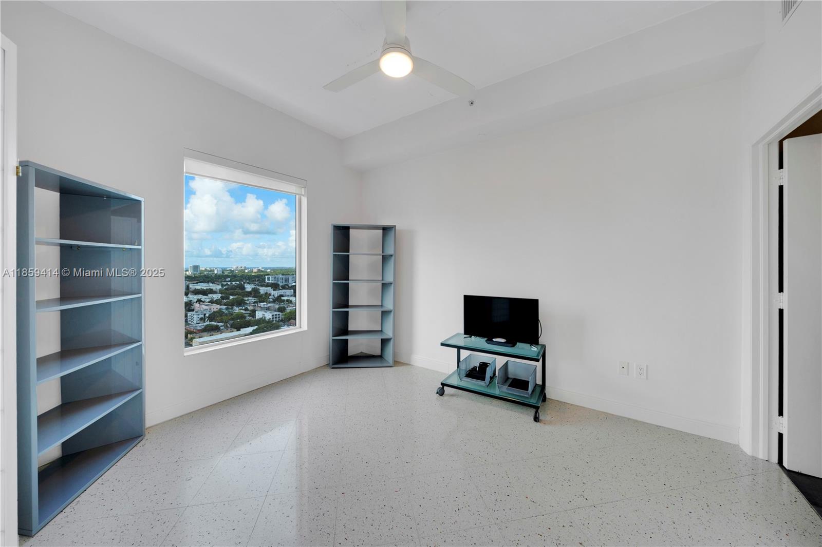 NEO CONDO - Residential
