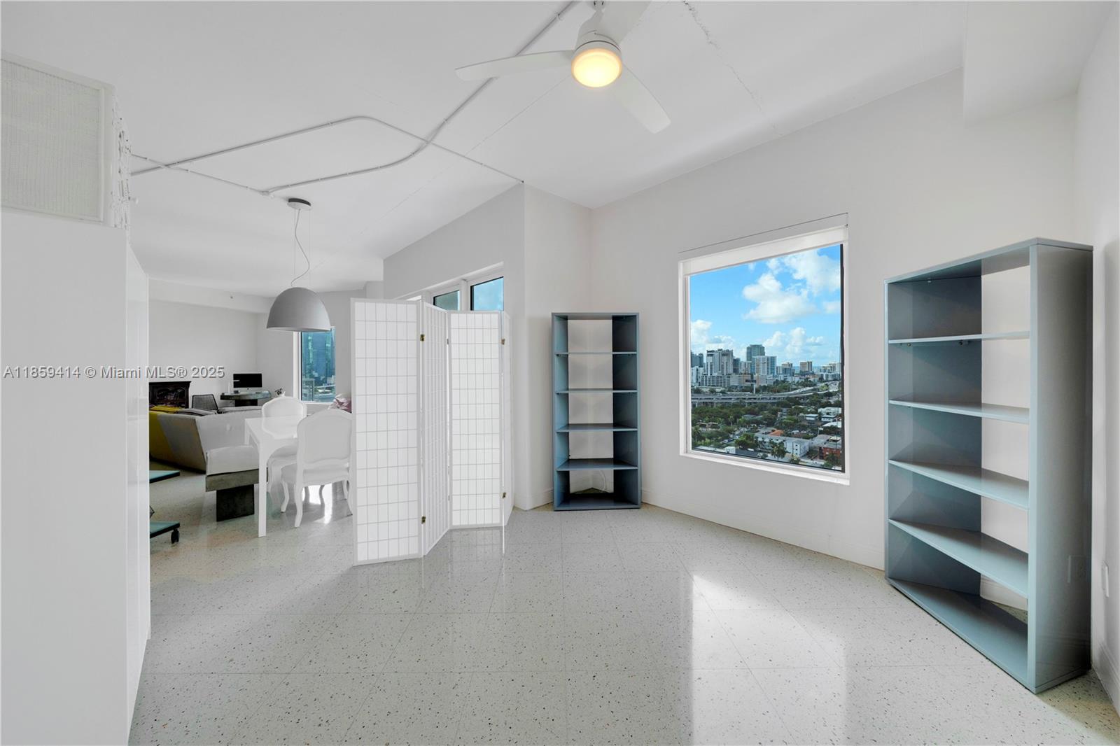 NEO CONDO - Residential