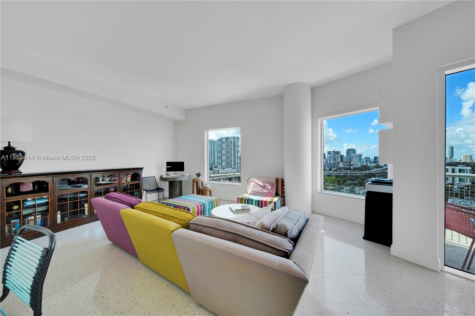 NEO CONDO - Residential