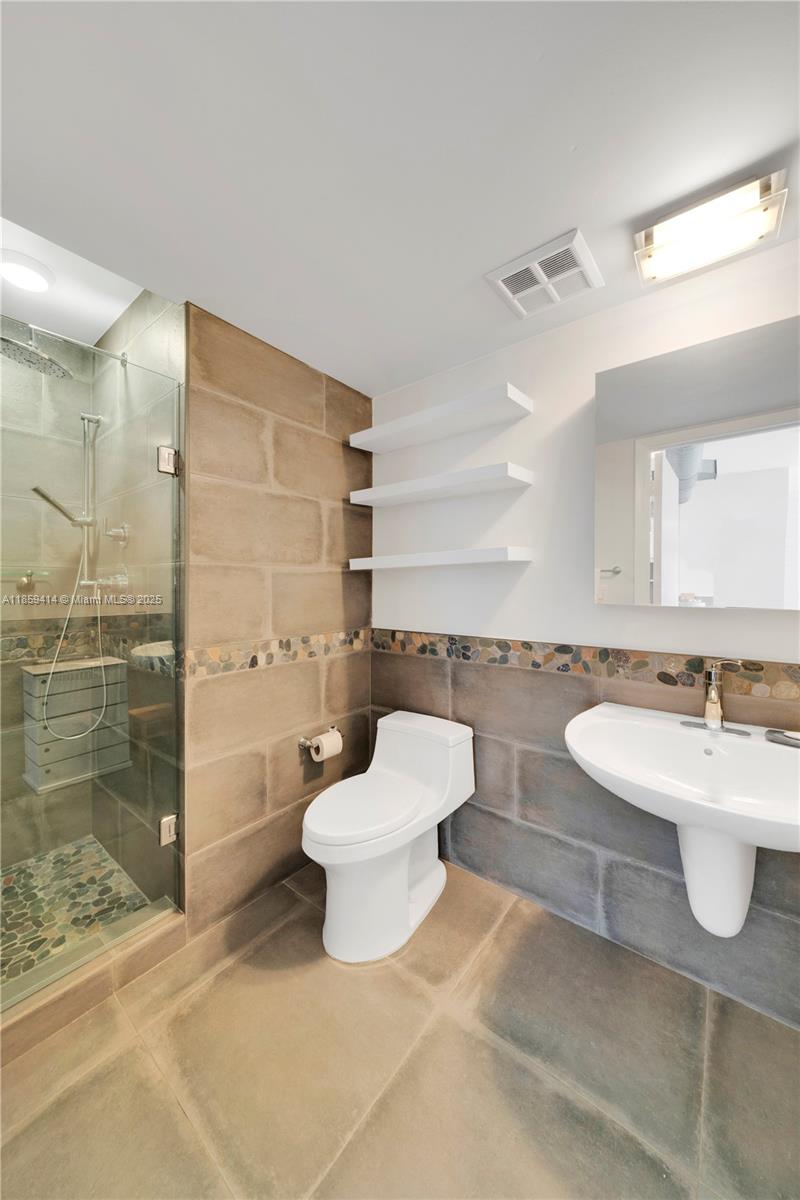 NEO CONDO - Residential