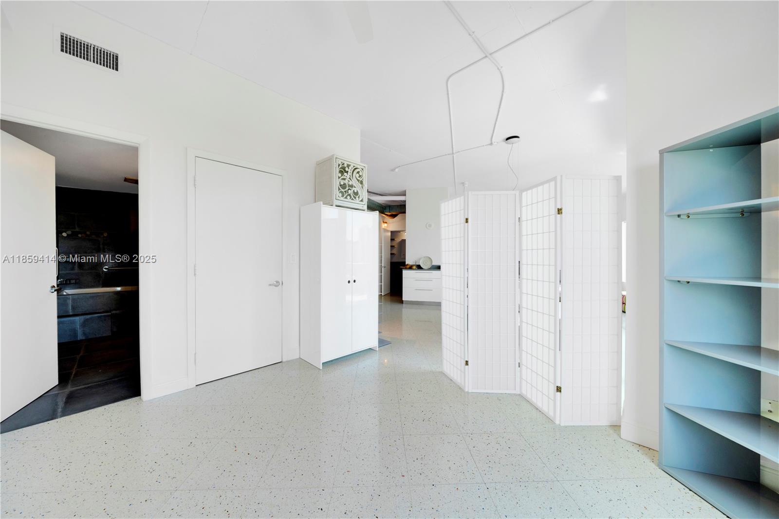 NEO CONDO - Residential