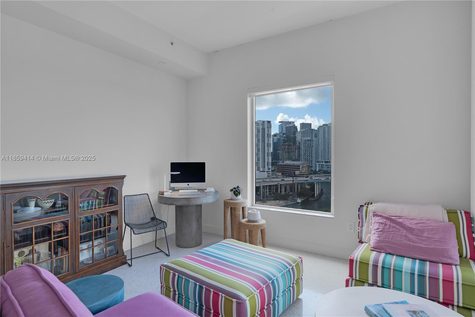 NEO CONDO - Residential
