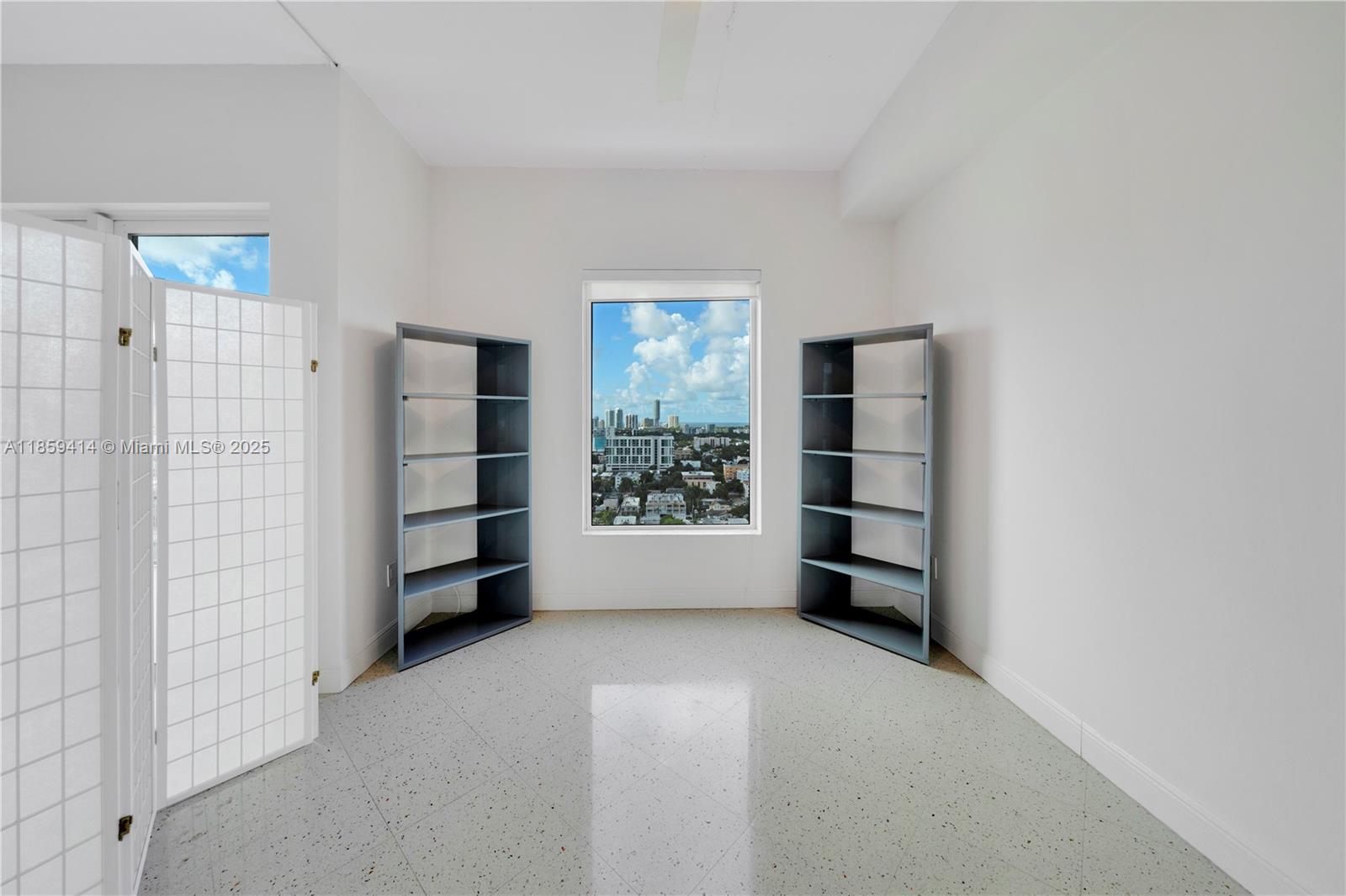 NEO CONDO - Residential