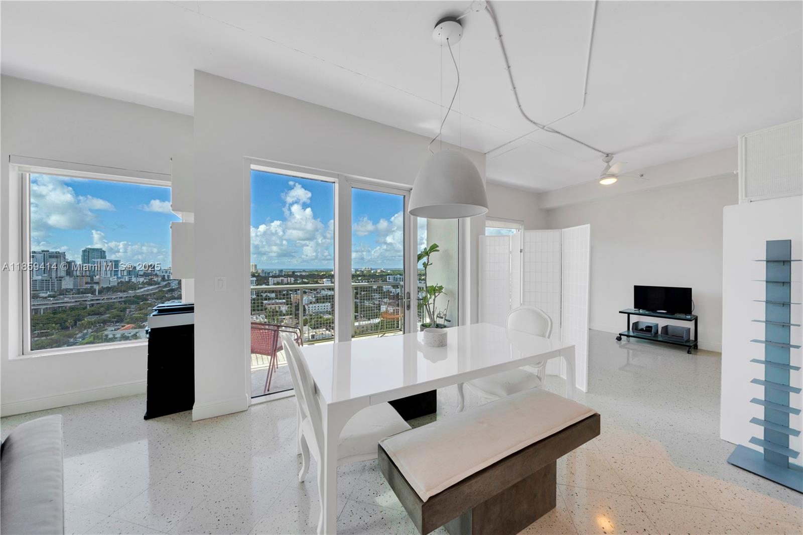 NEO CONDO - Residential