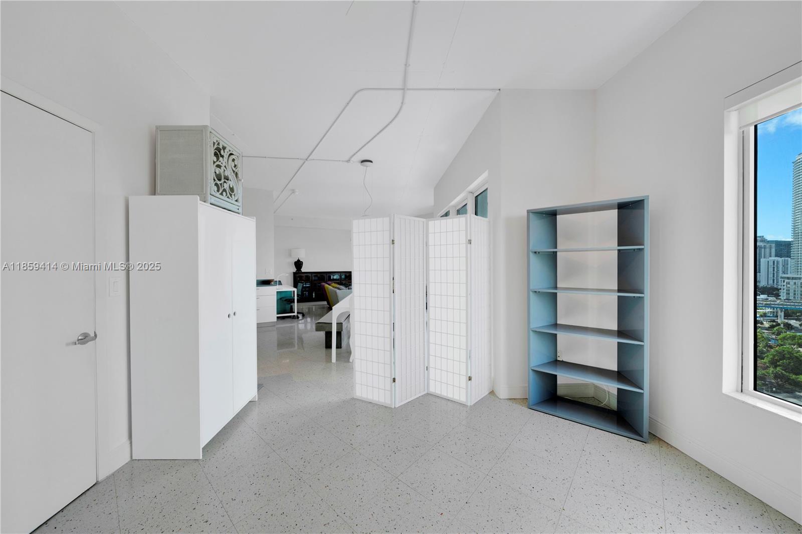 NEO CONDO - Residential