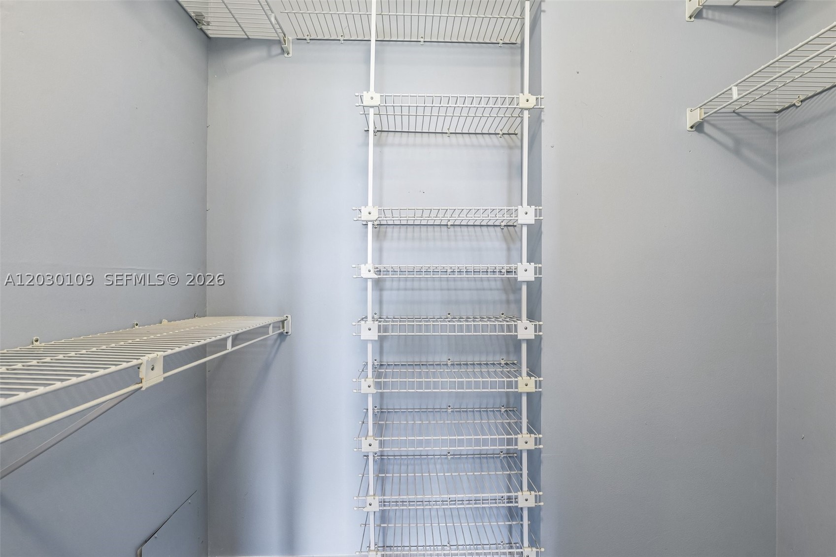 LAKES OF NEWPORT I CONDO - Residential