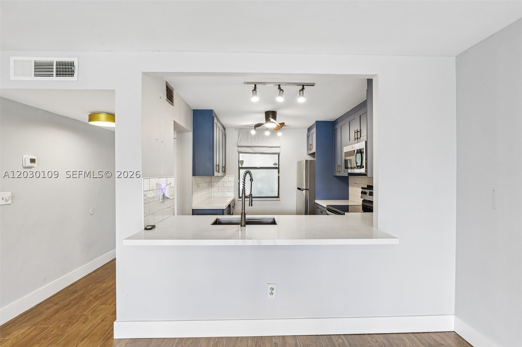 LAKES OF NEWPORT I CONDO - Residential