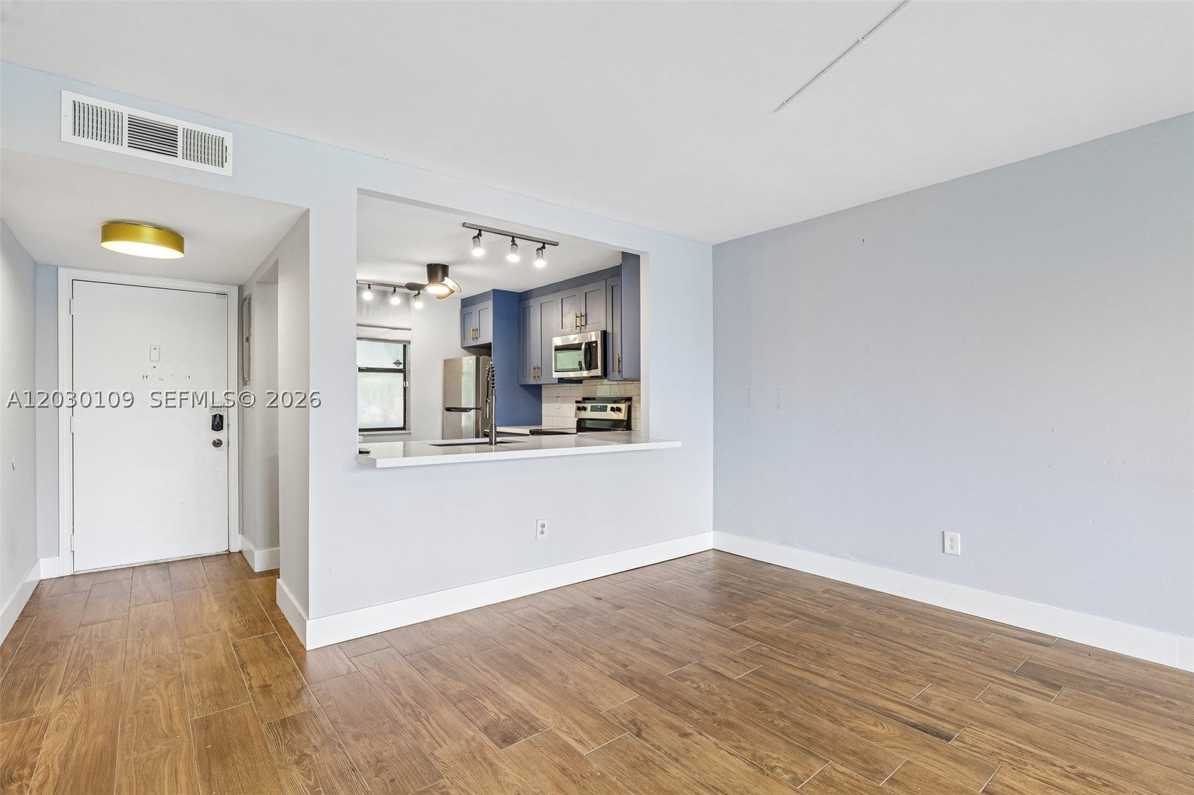 LAKES OF NEWPORT I CONDO - Residential