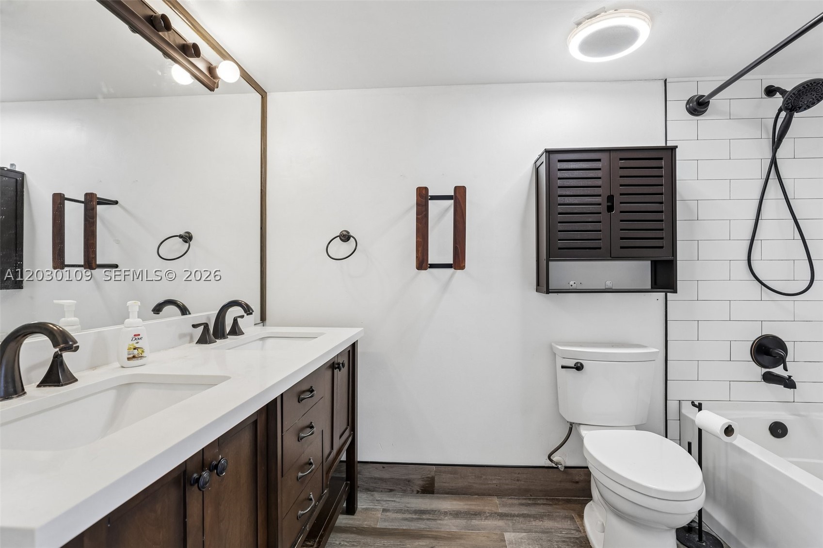 LAKES OF NEWPORT I CONDO - Residential