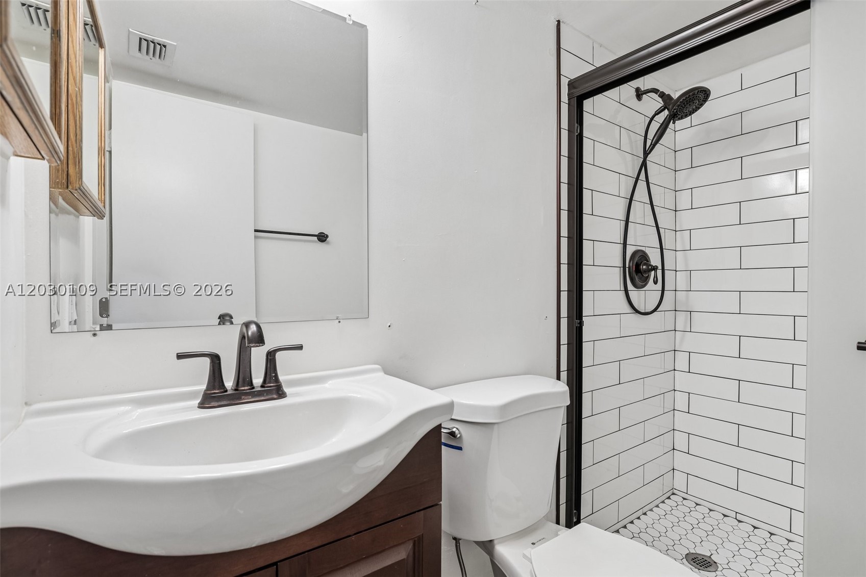 LAKES OF NEWPORT I CONDO - Residential