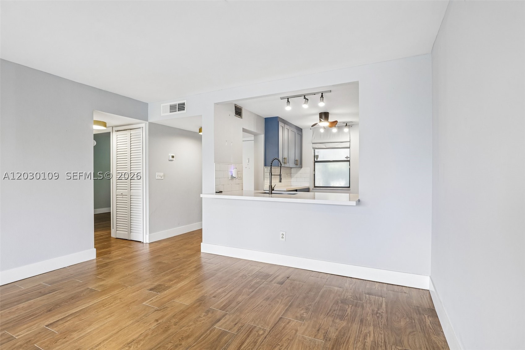 LAKES OF NEWPORT I CONDO - Residential