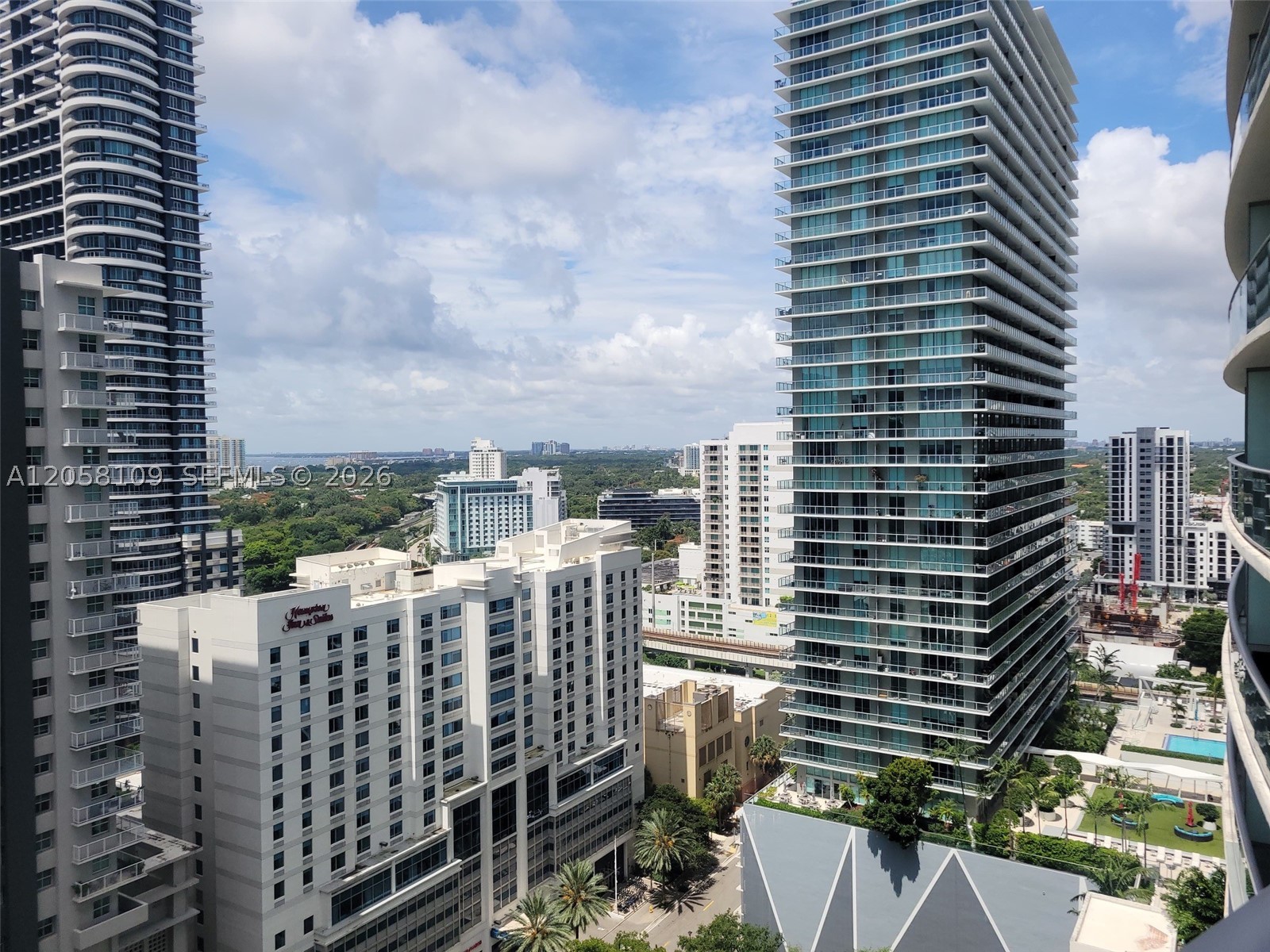 1100 MILLECENTO RESIDENCE - Residential